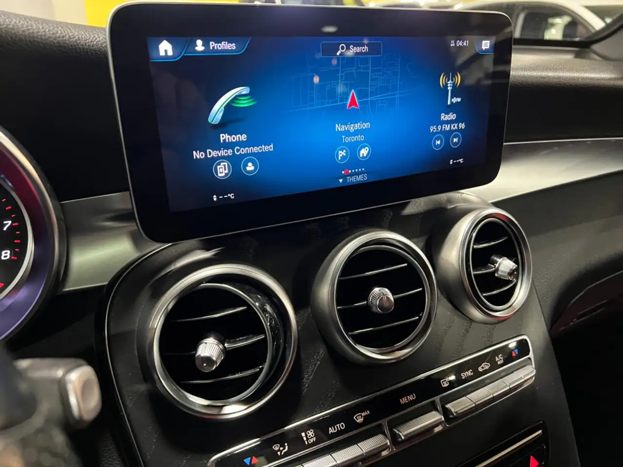 Mercedes-Benz GLC снимка Mercedes-Benz GLC