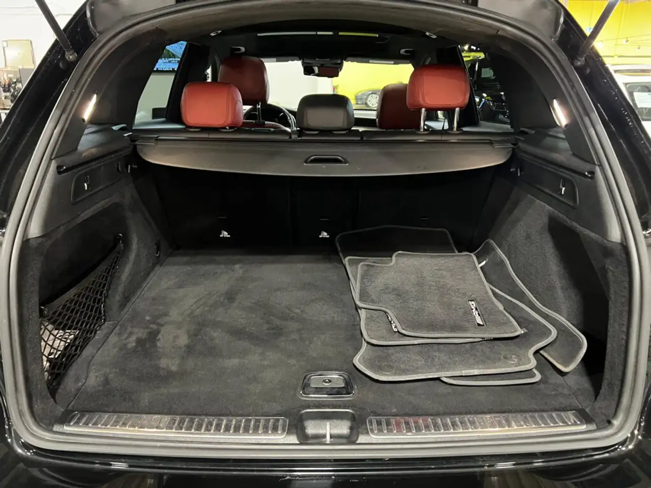Mercedes-Benz GLC снимка Mercedes-Benz GLC