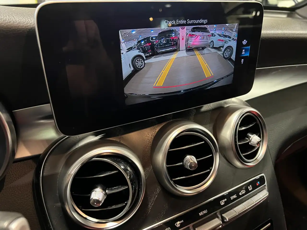 Mercedes-Benz GLC снимка Mercedes-Benz GLC