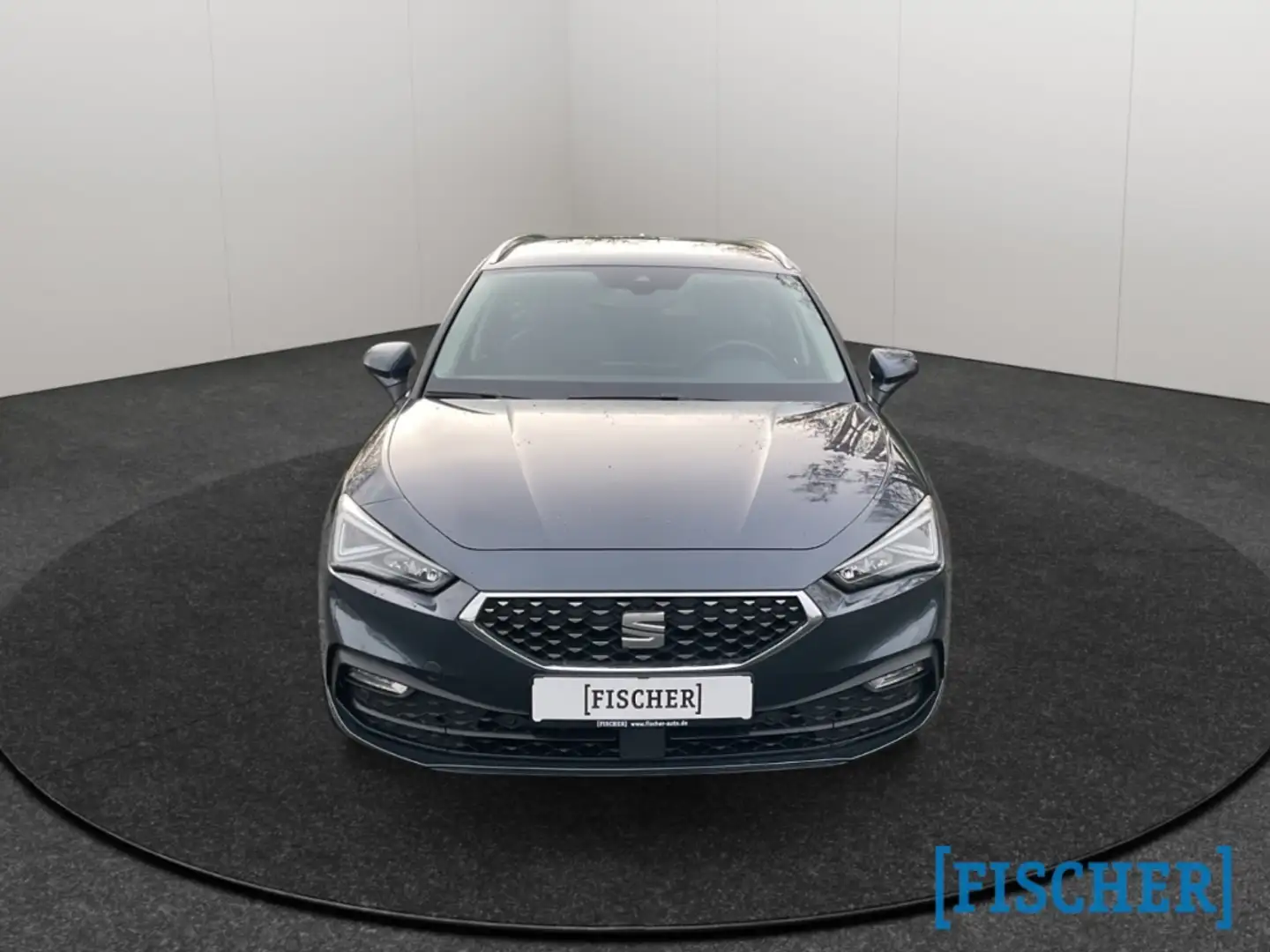 SEAT Leon ST 1.5 eTSI DSG Xcellence LED Navi SHZ Rear View A Grau - 2