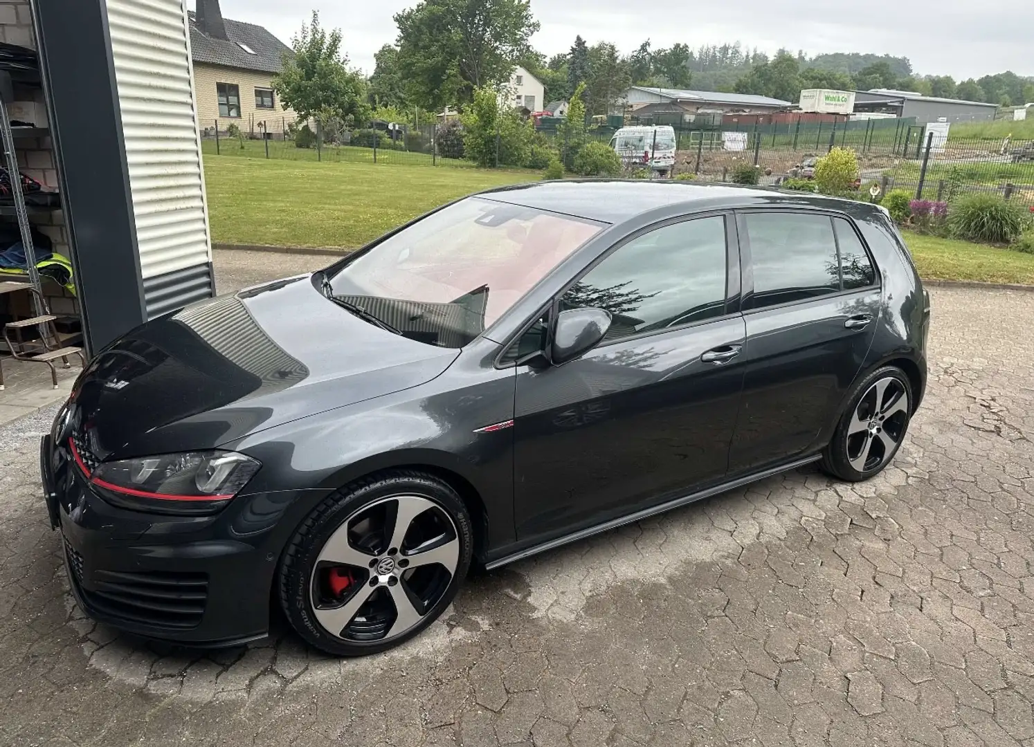 Volkswagen Golf GTI 2.0 TSI 220 - 1