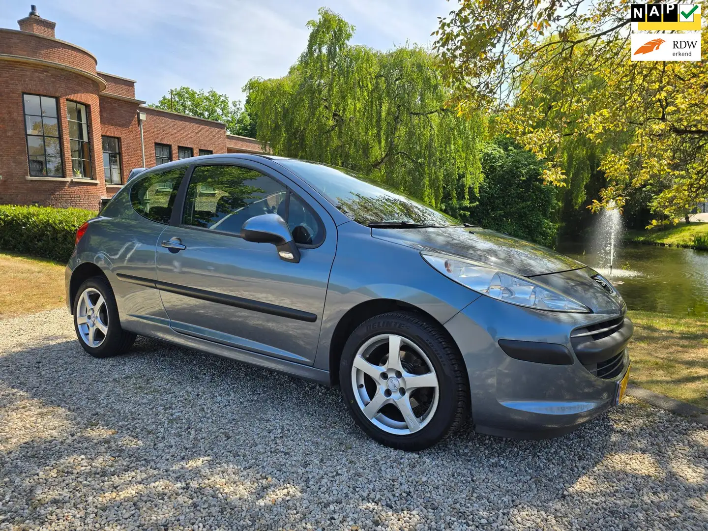 Peugeot 207 1.4-16V X-line SPORT airco Grau - 1