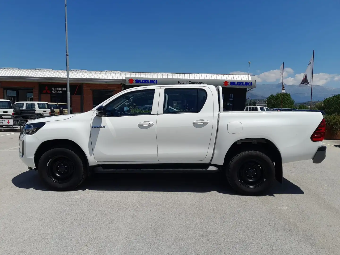 Toyota Hilux 2.8 D 204 CV 4WD 4 porte Double Cab Comfort Bianco - 2