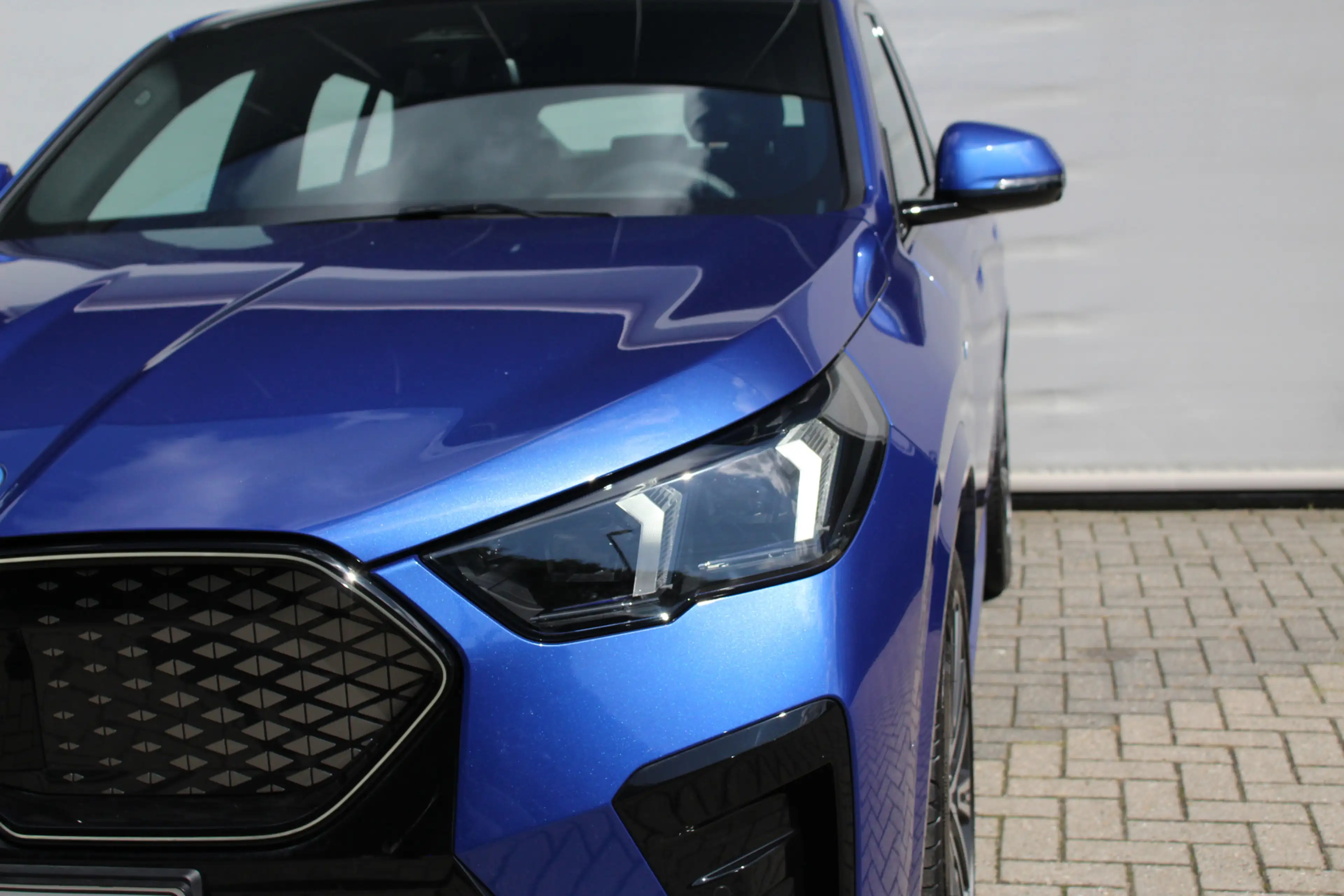 BMW iX2 eDrive20 M Sport / Panoramadak / Trekhaak / Sports — photo 14