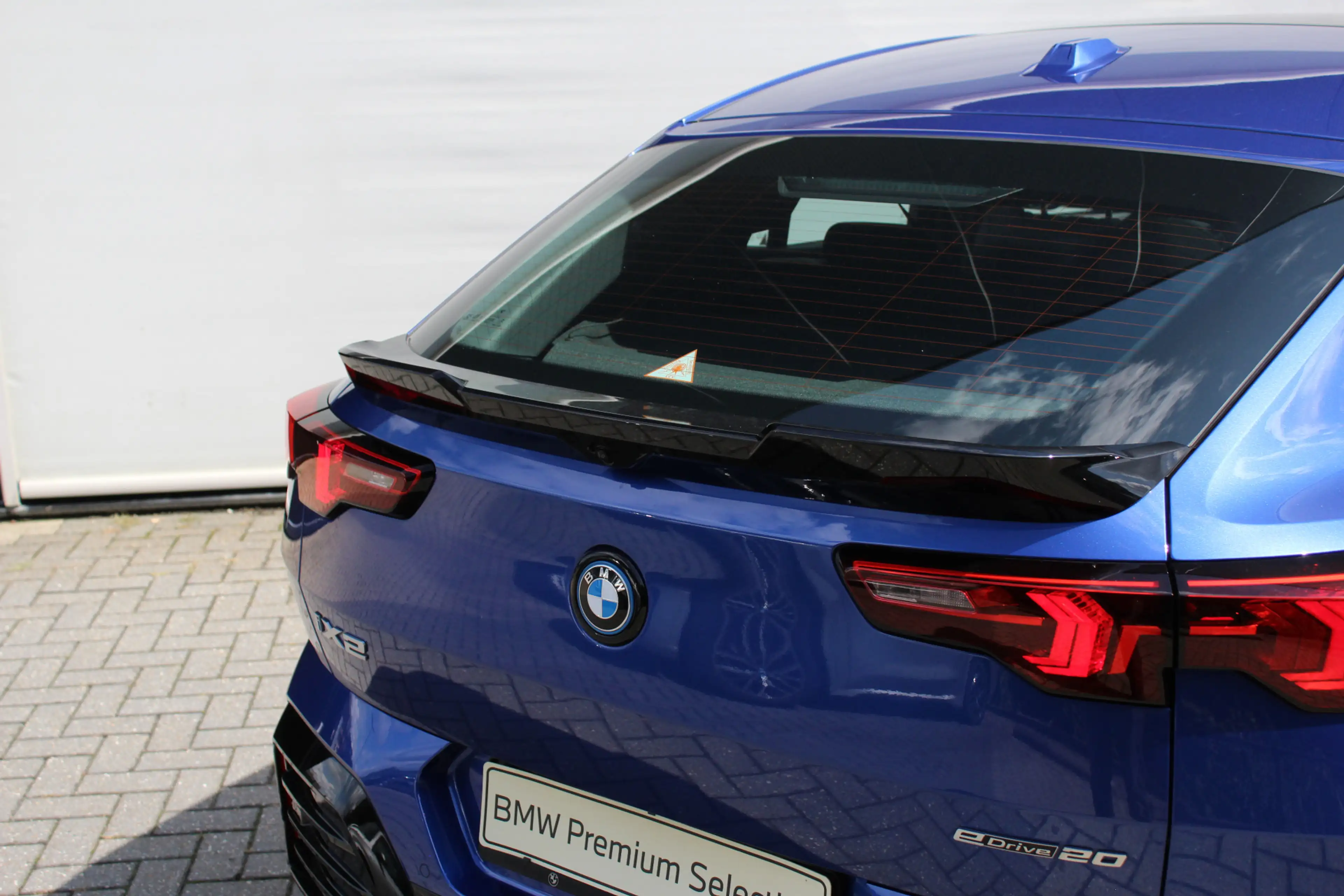 BMW iX2 eDrive20 M Sport / Panoramadak / Trekhaak / Sports — photo 10