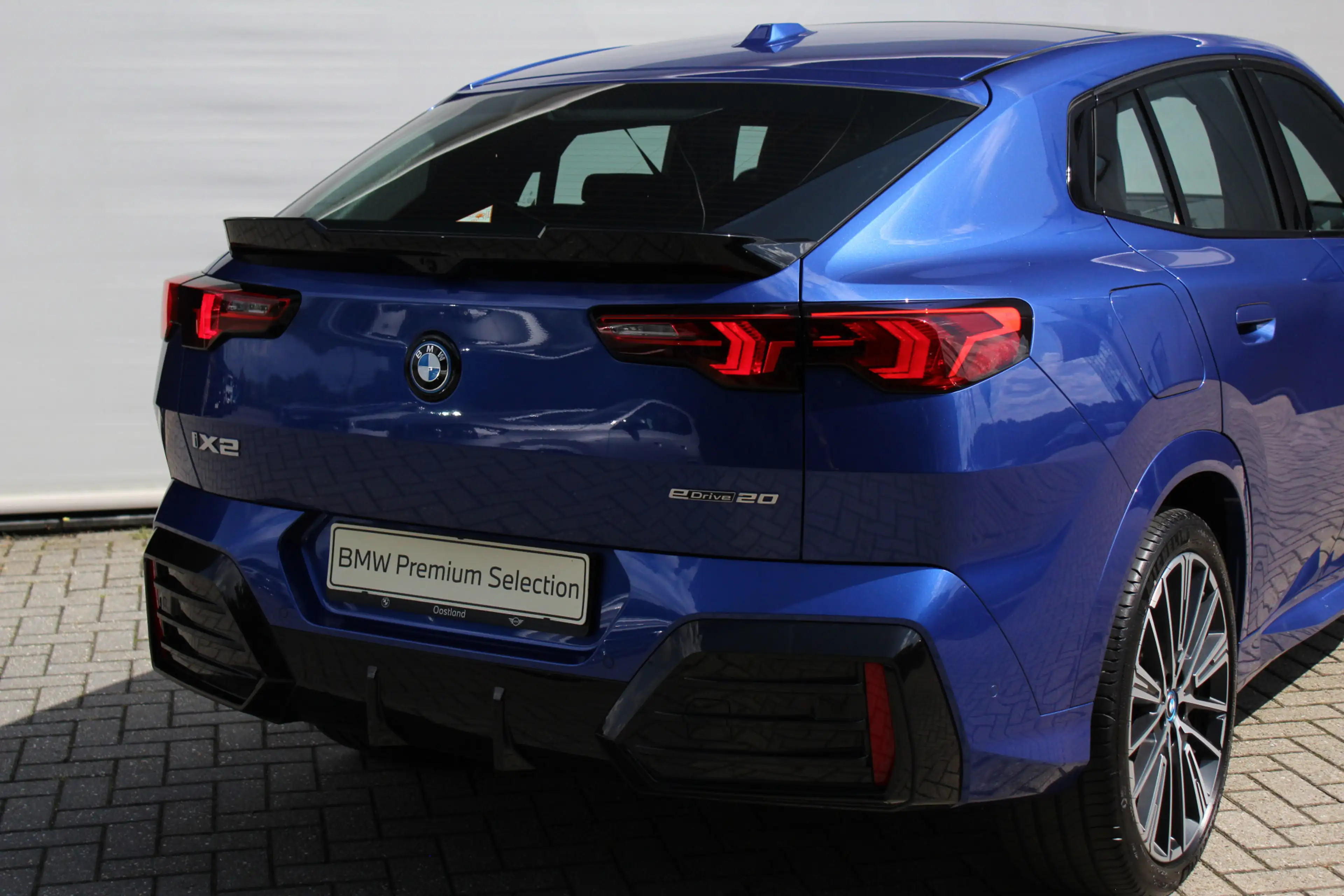 BMW iX2 eDrive20 M Sport / Panoramadak / Trekhaak / Sports — photo 9