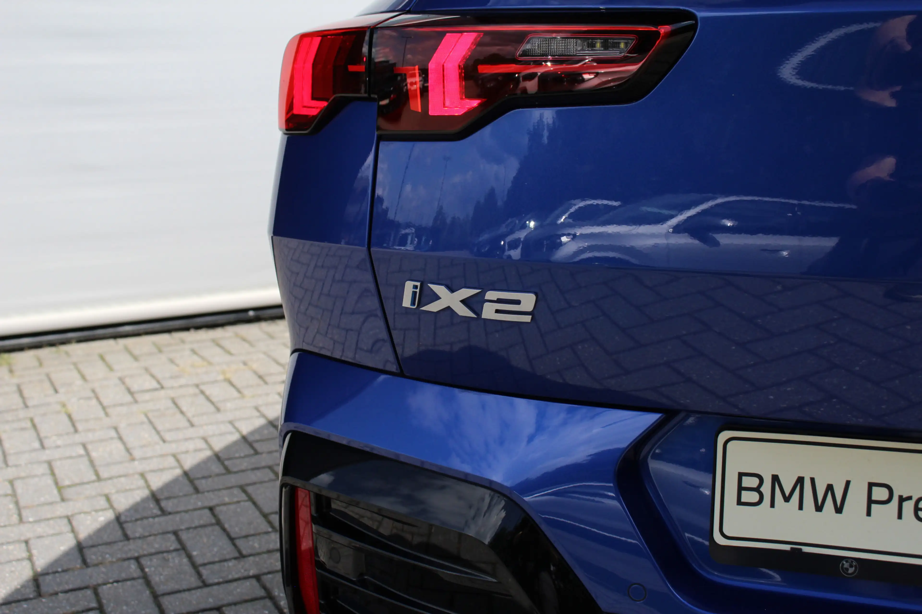 BMW iX2 eDrive20 M Sport / Panoramadak / Trekhaak / Sports — photo 12