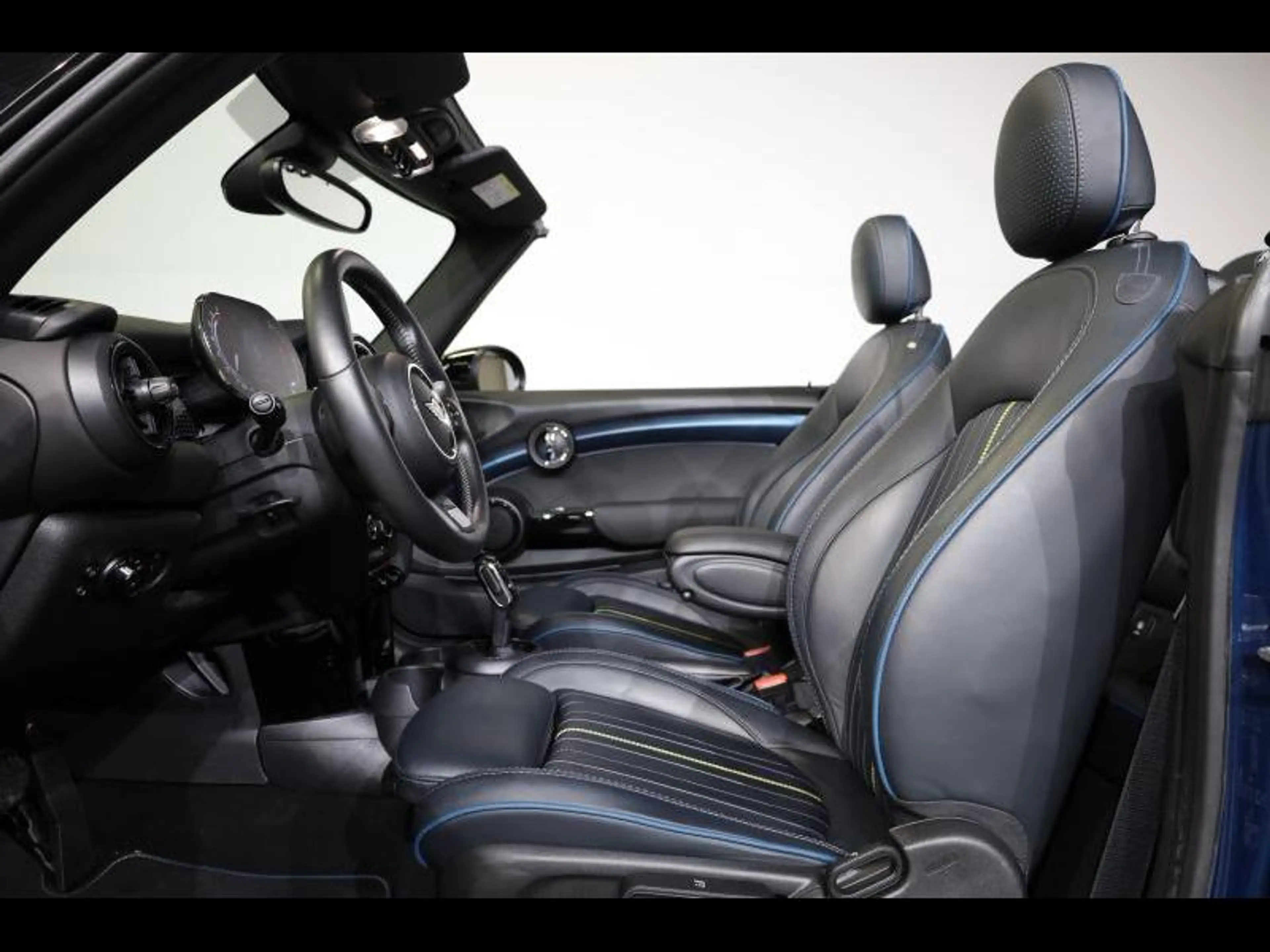 MINI Cooper Cabrio SIDEWALK — photo 15