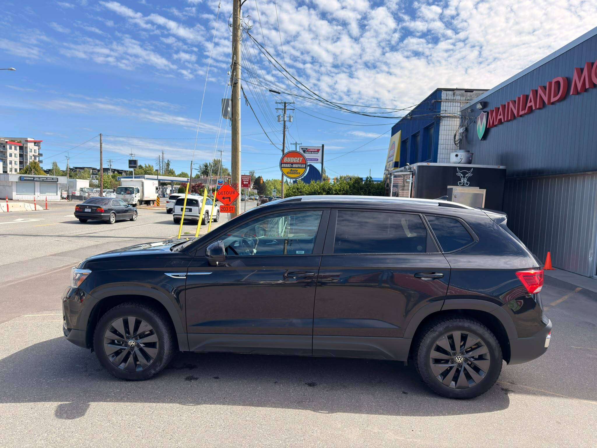 2024 Volkswagen Taos — view 9
