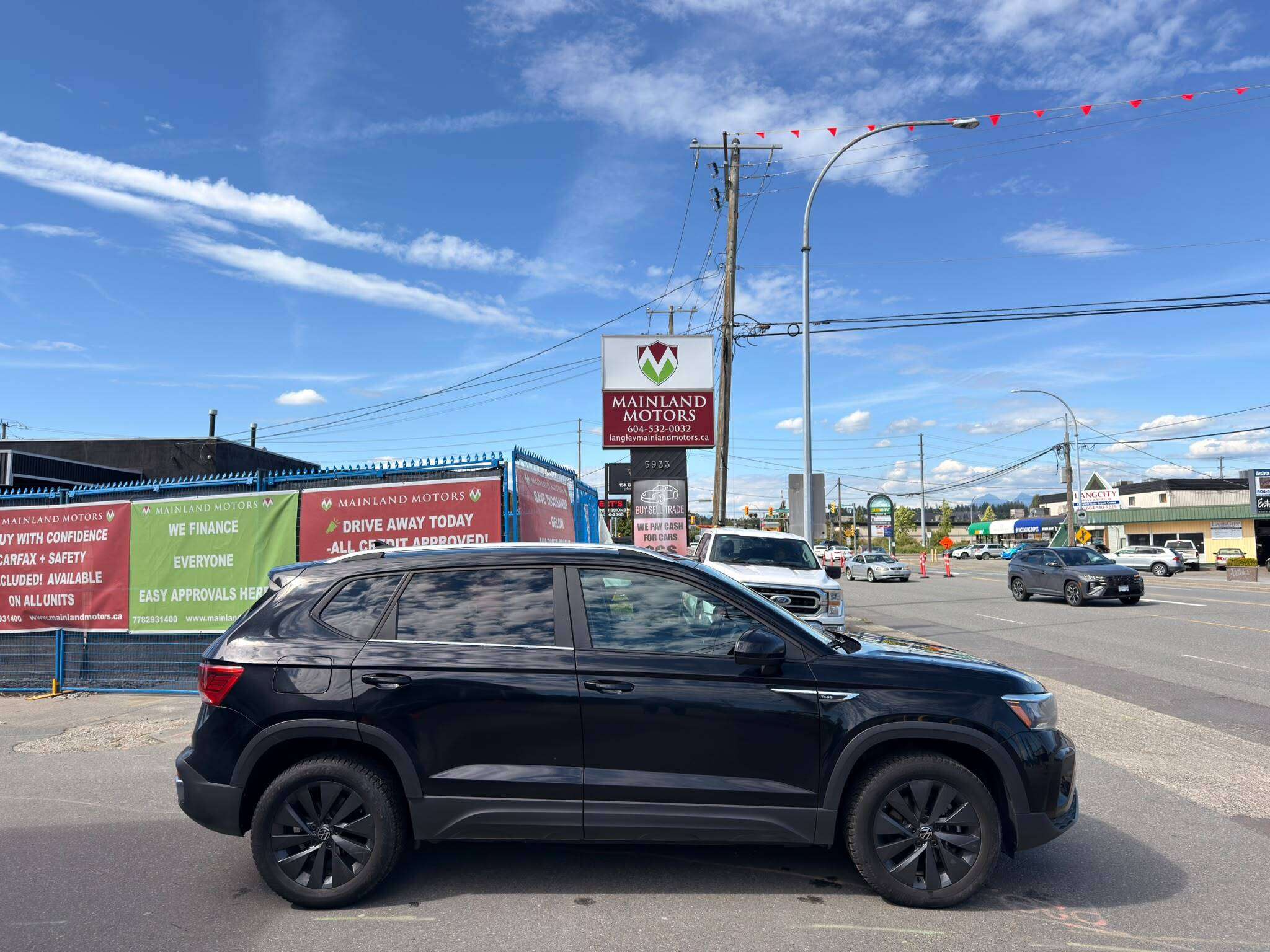 2024 Volkswagen Taos — view 5