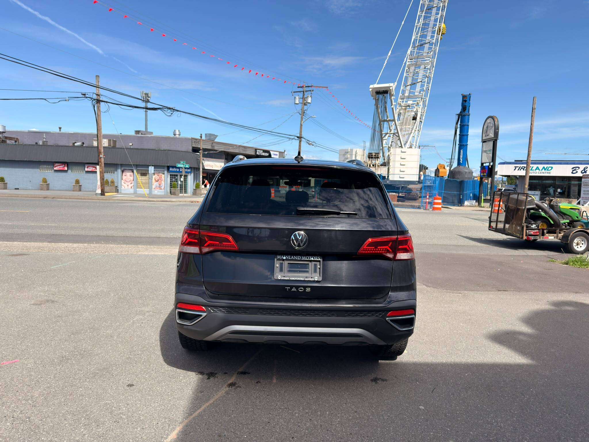2024 Volkswagen Taos — view 7