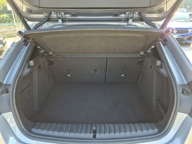 BMW 1 Series view 11