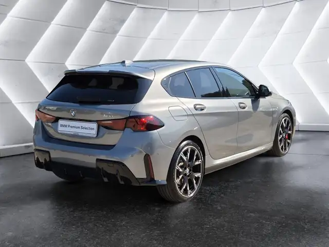 BMW 1 Series view 4