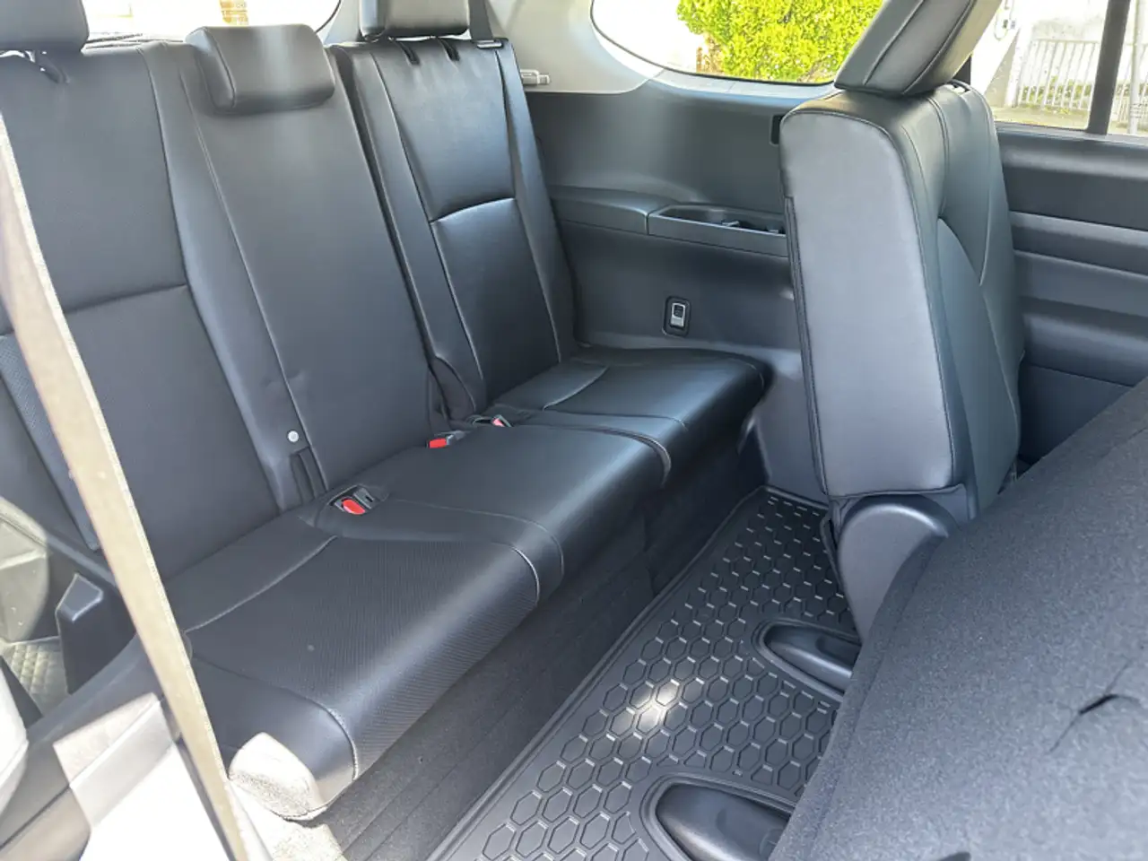 Toyota Grand Highlander снимка Toyota Grand Highlander