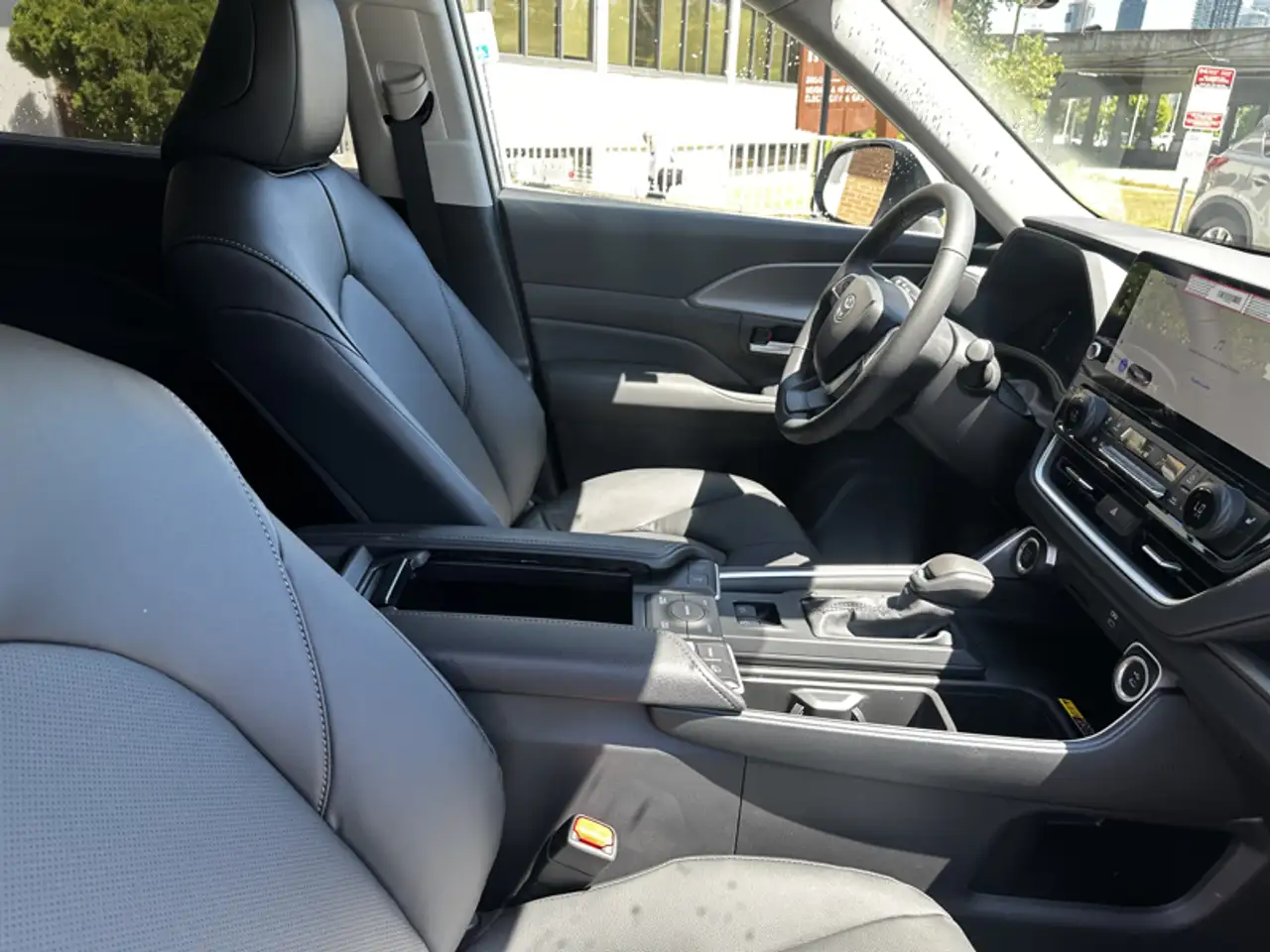 Toyota Grand Highlander снимка Toyota Grand Highlander