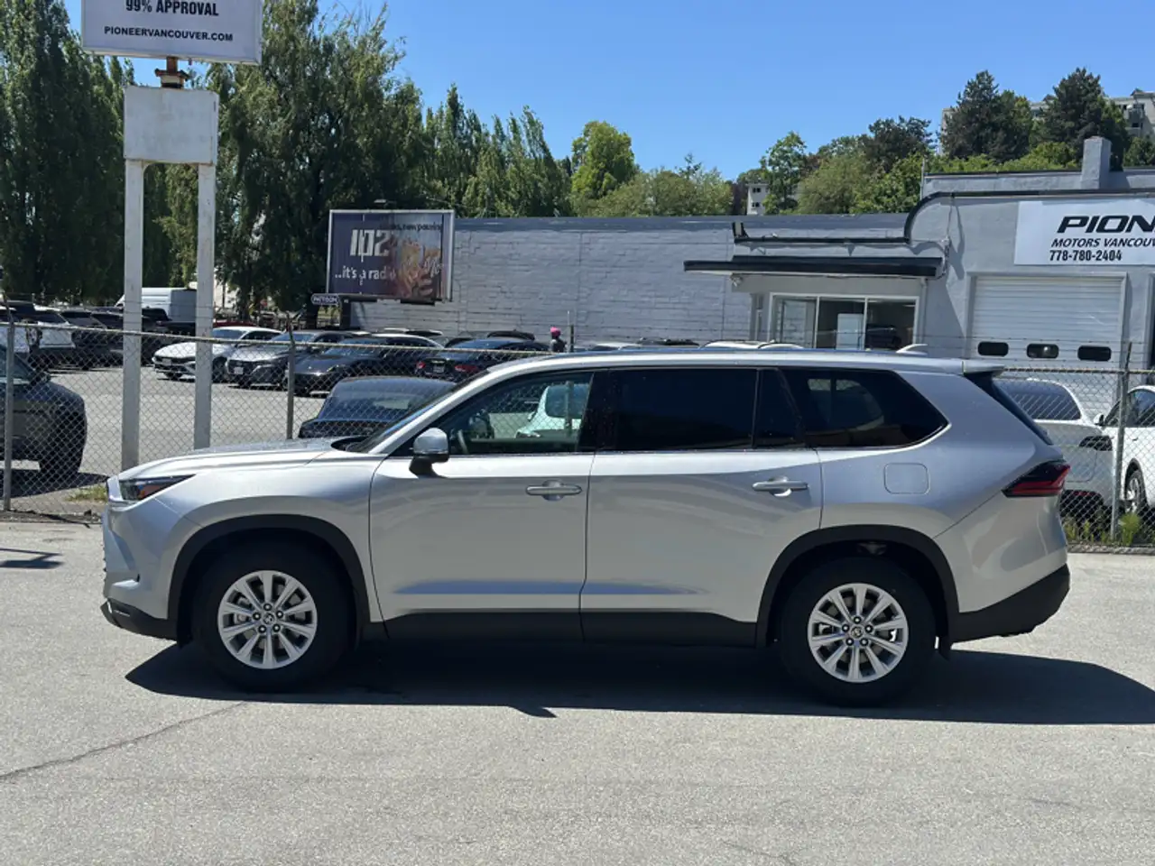 Toyota Grand Highlander снимка Toyota Grand Highlander