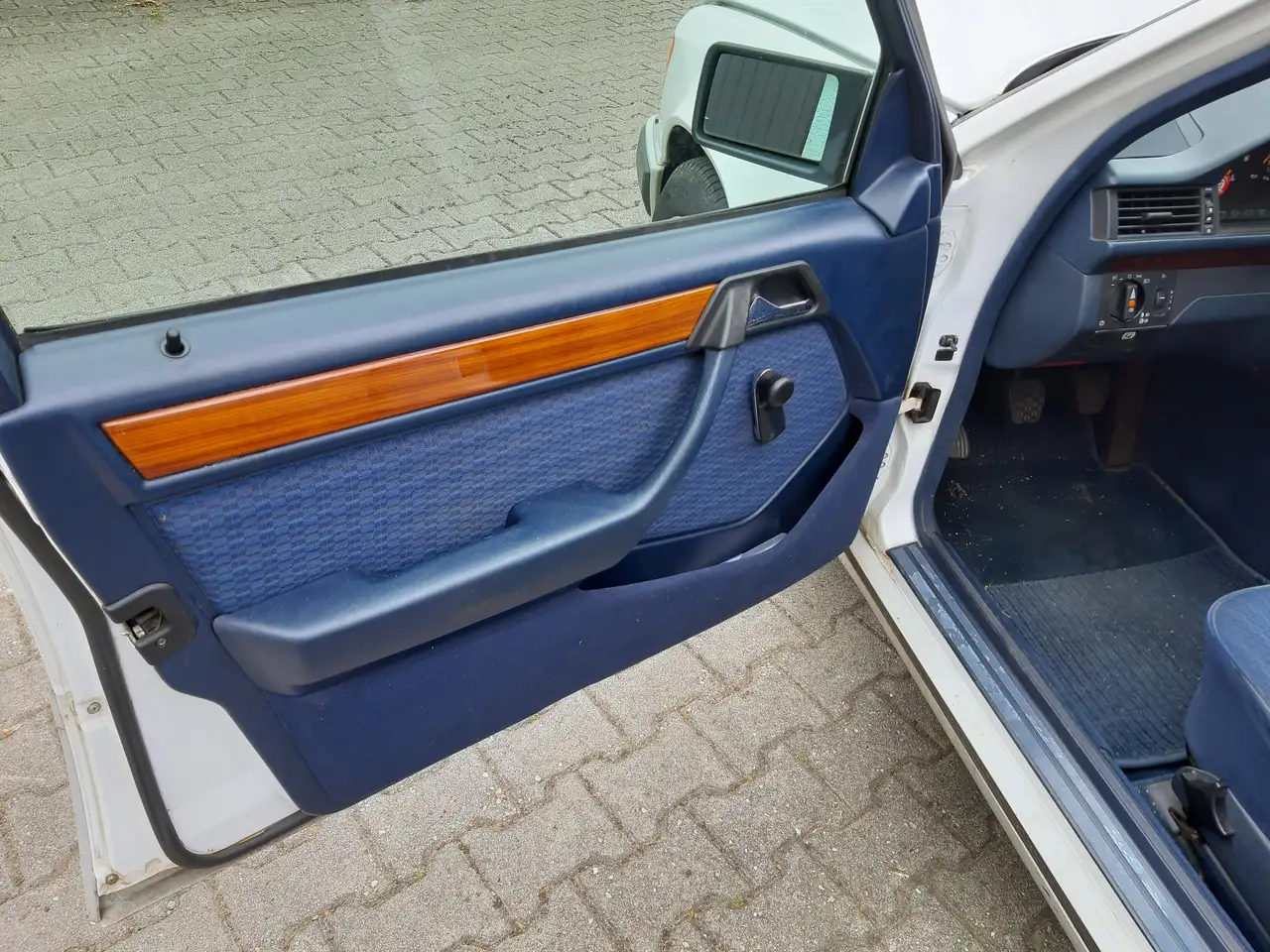 Mercedes-Benz E 220 TE Euro 2 Klima, foto 12