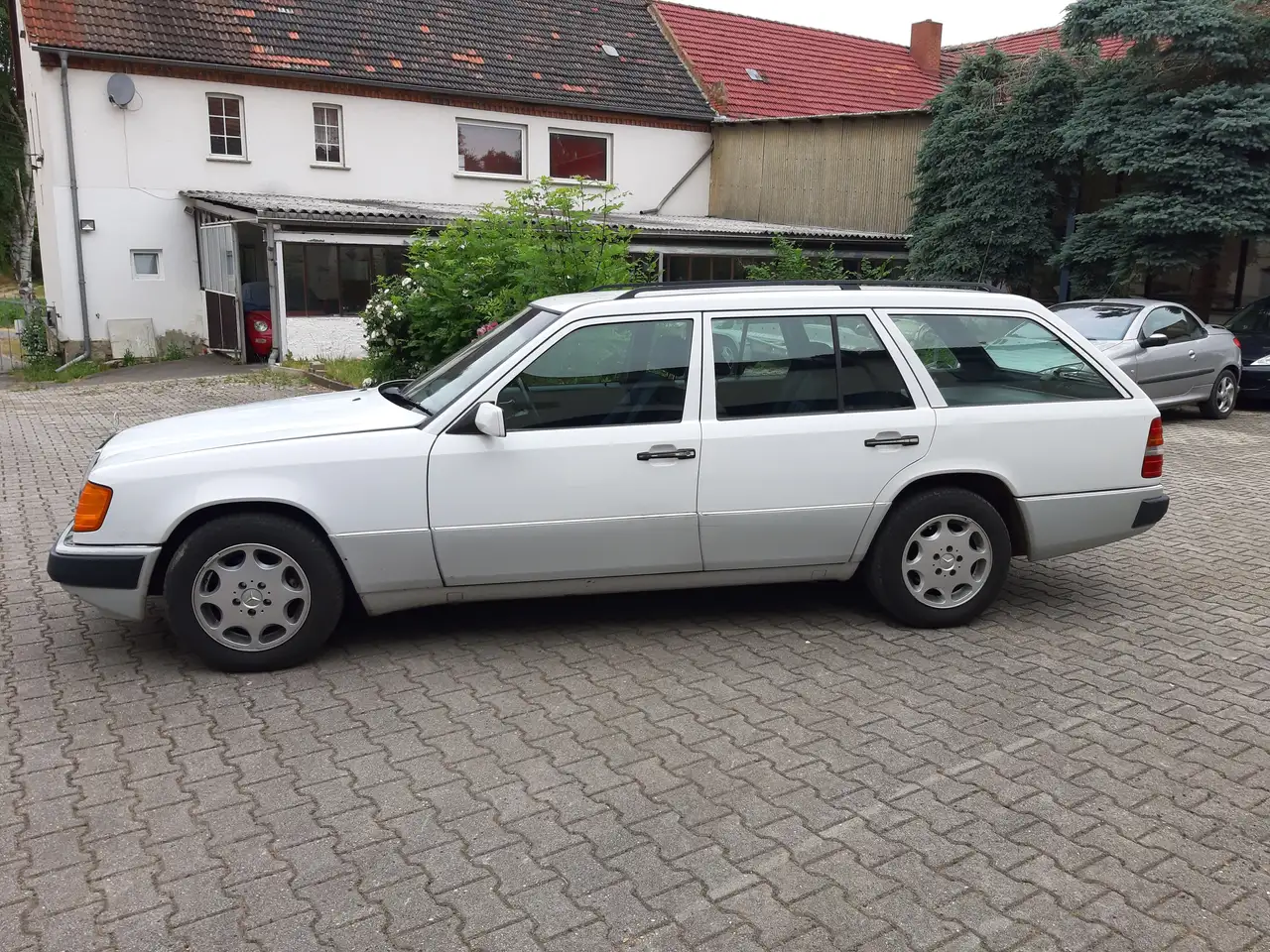 Mercedes-Benz E 220 TE Euro 2 Klima, foto 4