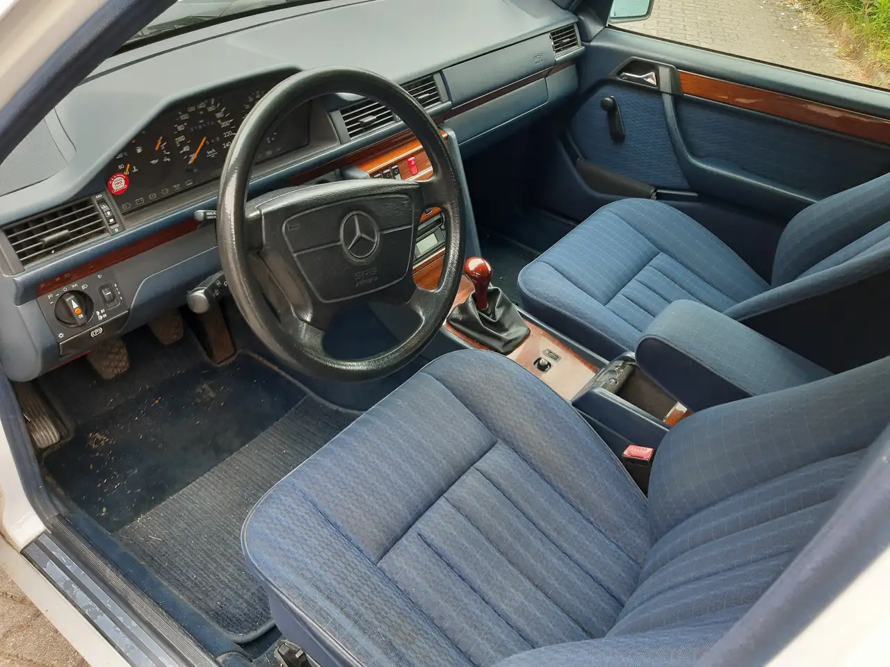 Mercedes-Benz E 220 TE Euro 2 Klima, foto 9