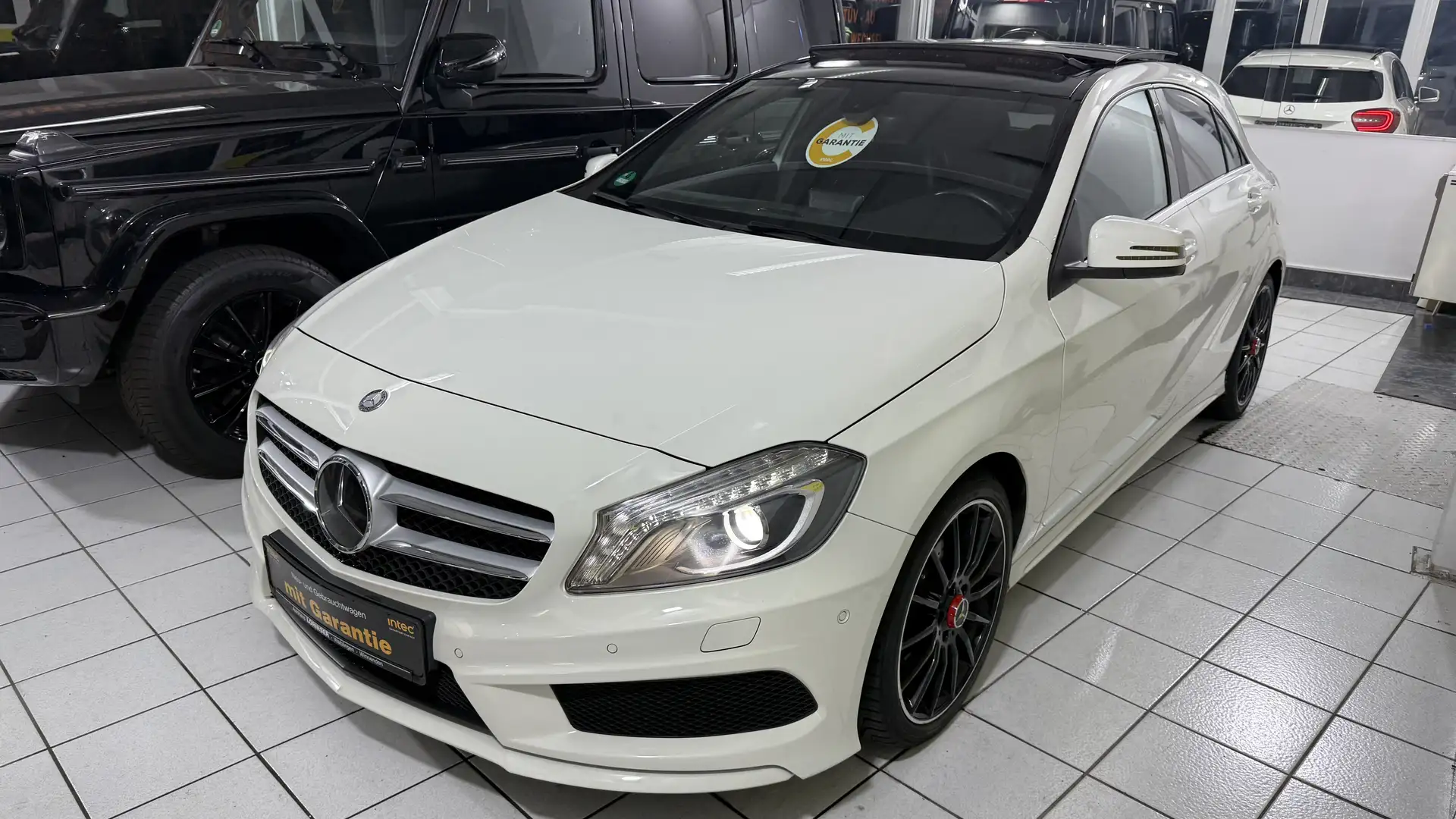 Mercedes-Benz A 180 AMG LINE 2.HD BI-XENON PANO 18ZOLL NAVI GARANTIE Blanc - 2