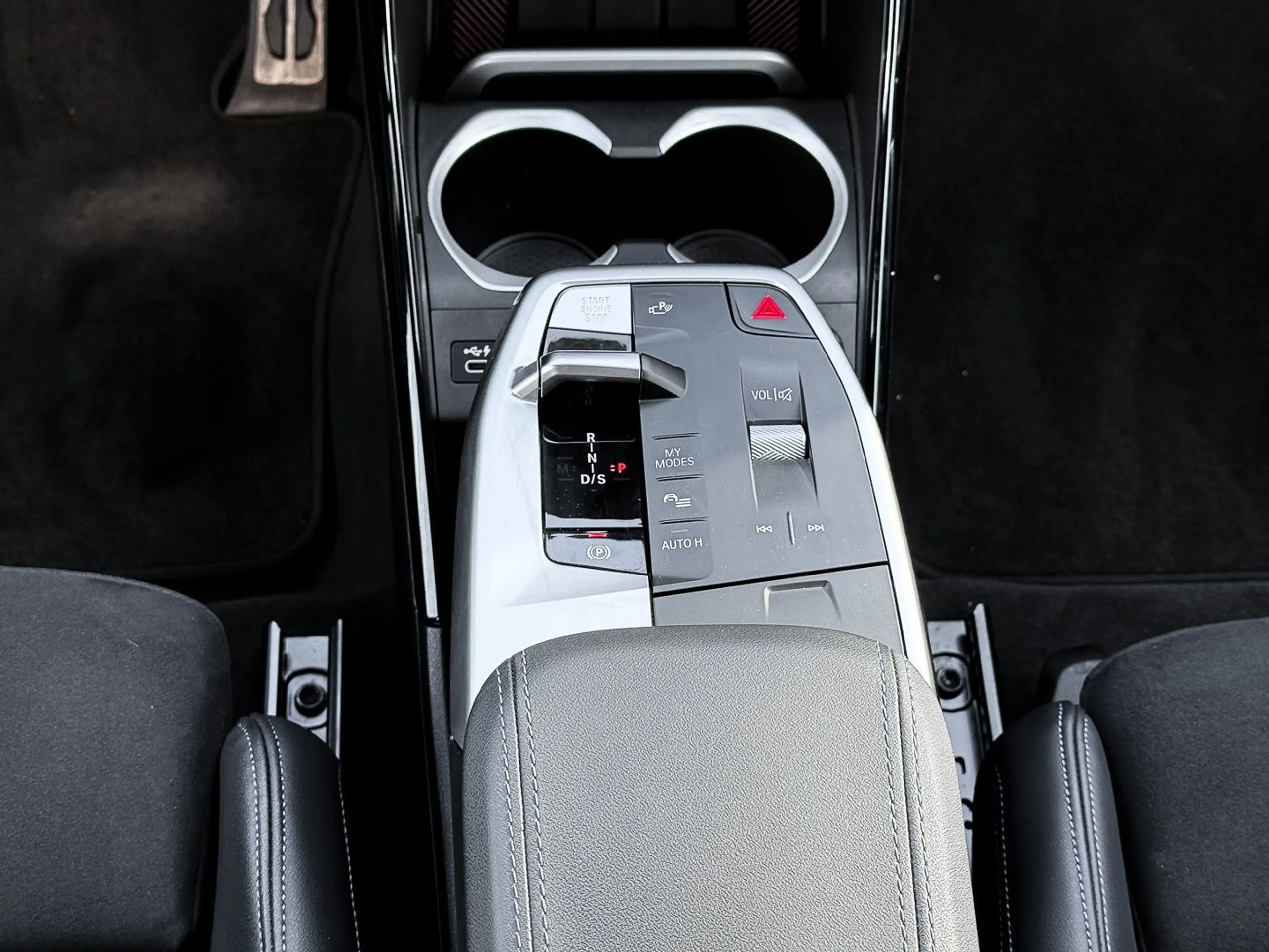 BMW X1 sDrive20i HUD+RFK+NAVI+LED+PDC+V+H — photo 14