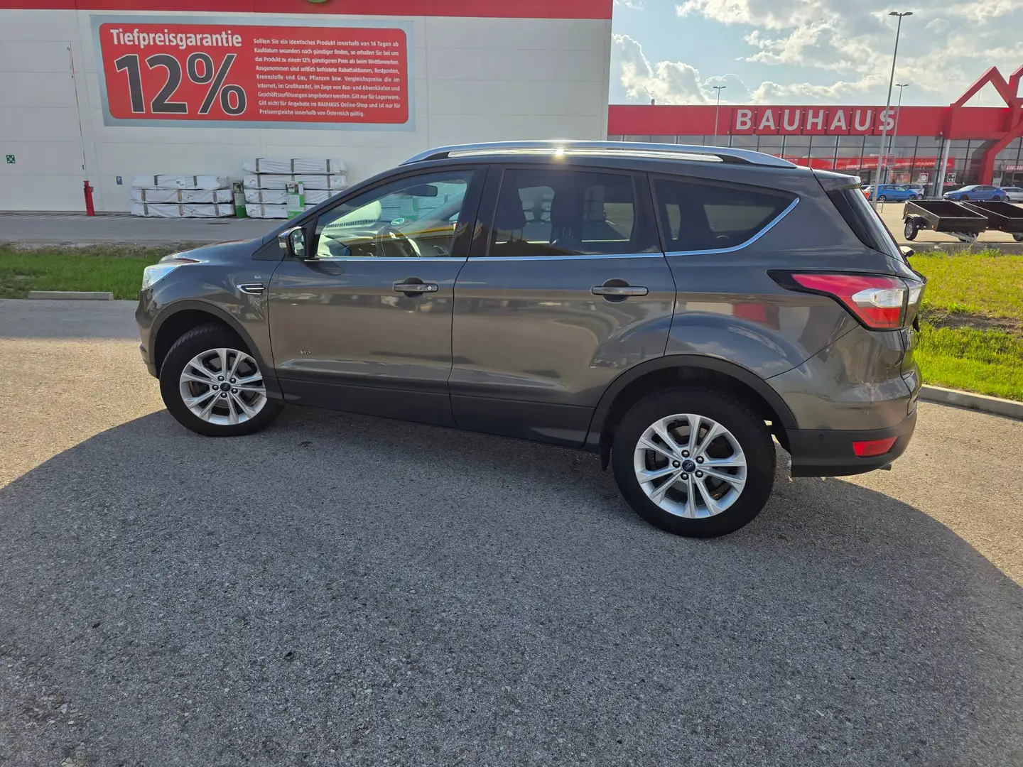 Ford Kuga Kuga 2,0 TDCi Titanium Start/Stop Powershift Aut. AWD Titanium Grau - 2