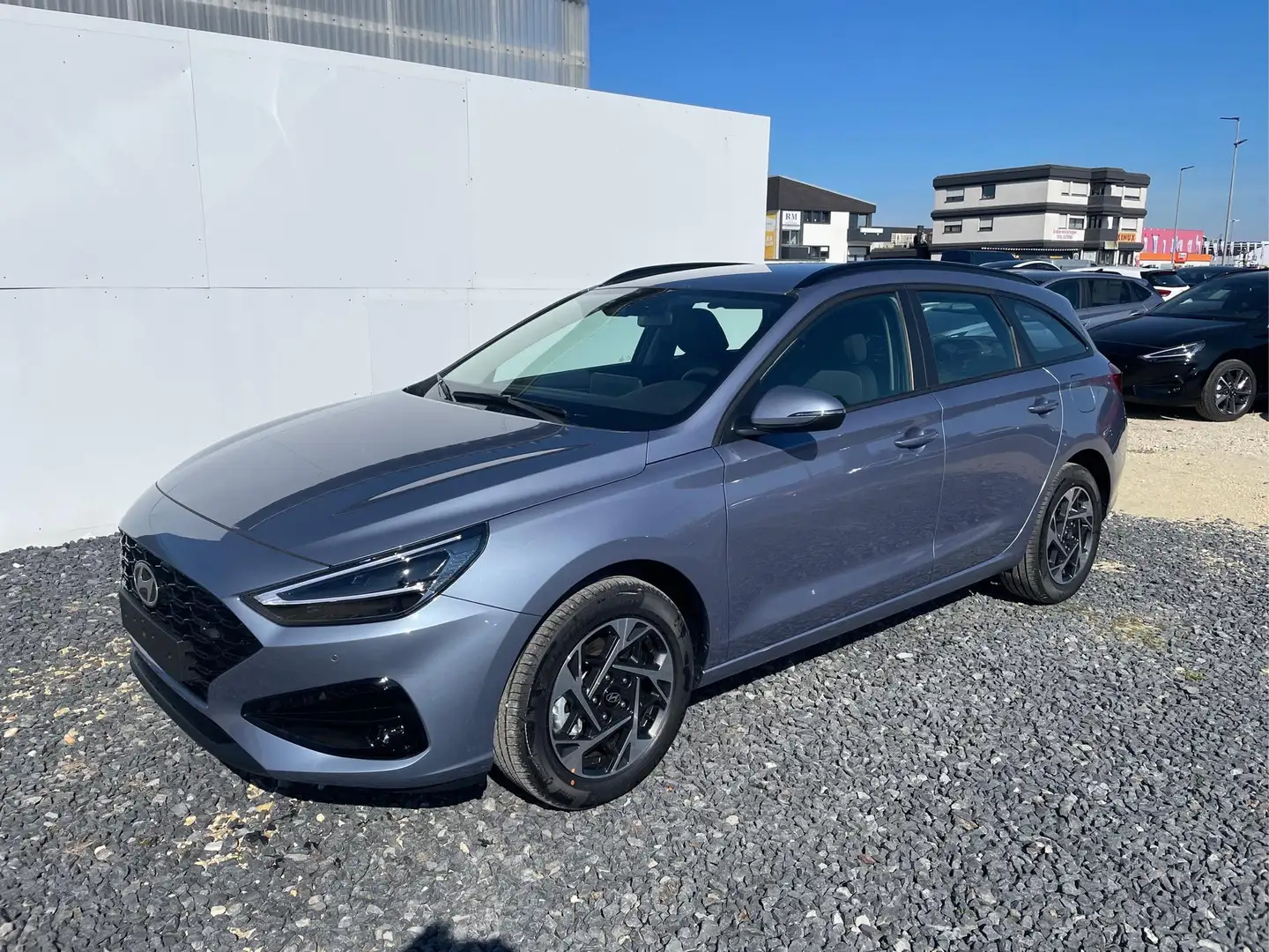 Hyundai i30 Kombi STYLE NAVI SHZ RFK PDC v+h 1.5 MPI 70,6kW... Kék - 1