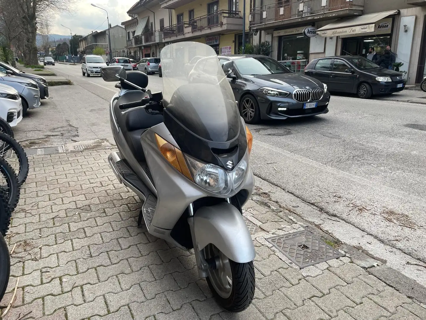 Suzuki Burgman 400 Argintiu - 2