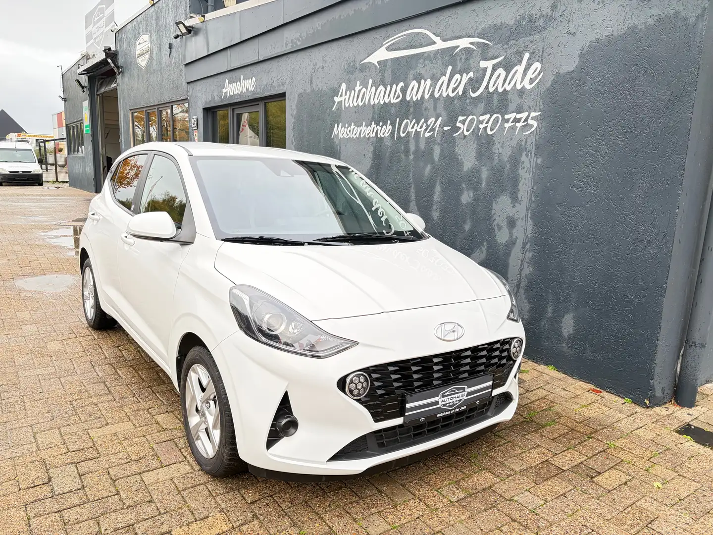 Hyundai i10 Edition 30*1.Hand*Top Ausstattung*HU/AU*Neues Mode Weiß - 1