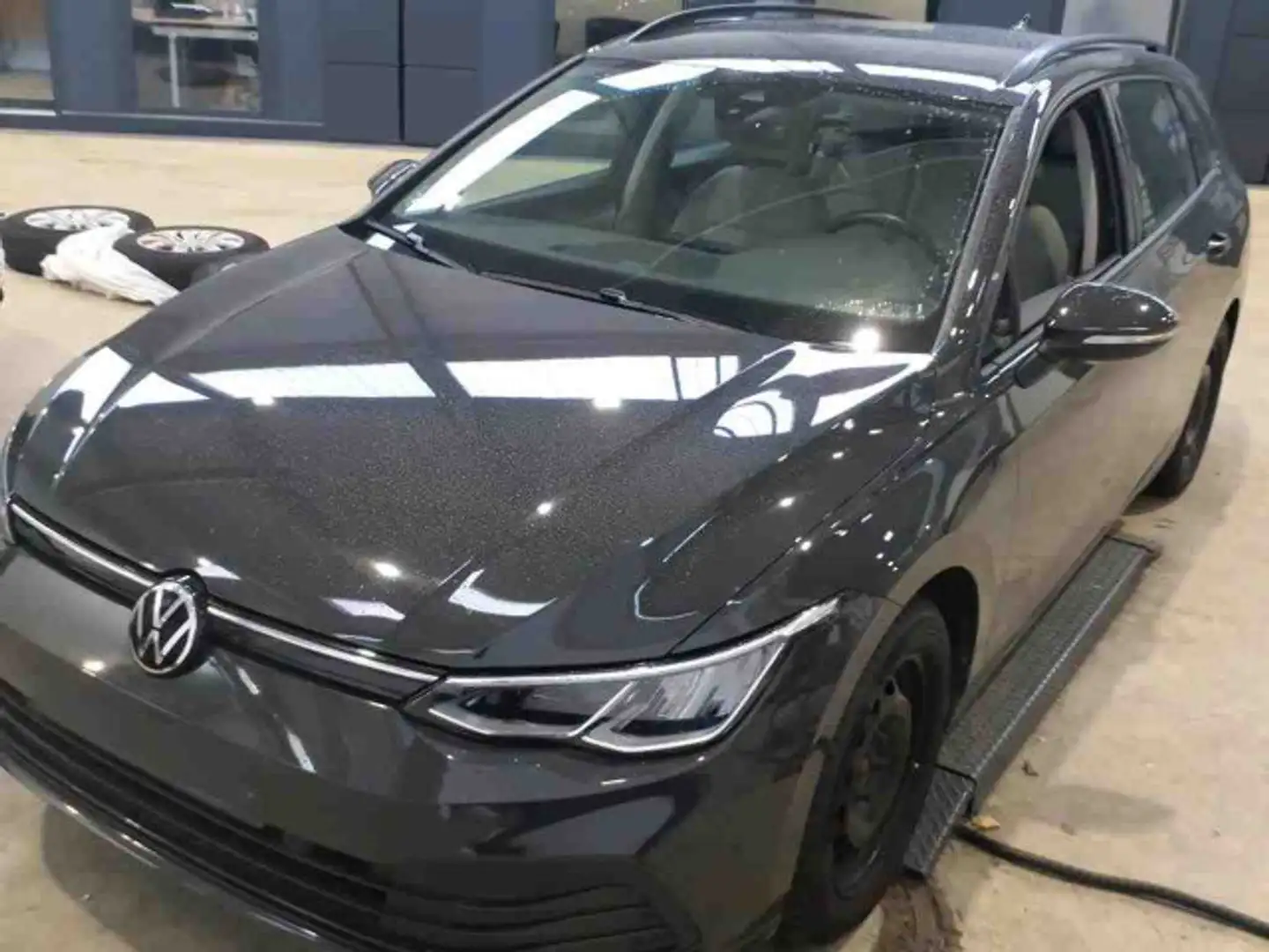 Volkswagen Golf Variant Golf VIII Variant Life 1.5 TSI 8-fach bereift Grau - 2