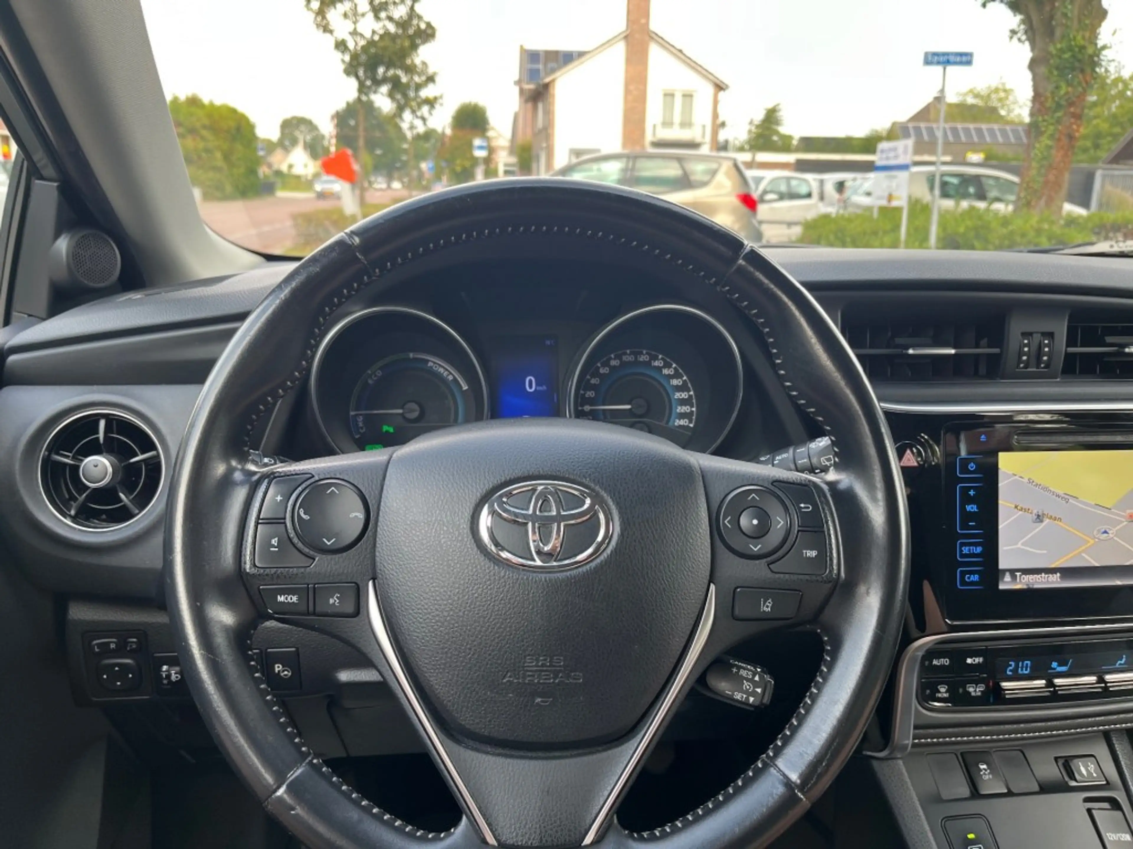 Toyota Auris 1.8 HYBRID AUTOMAAT / NAVI / CAMERA / DAB / CRUISE — photo 8