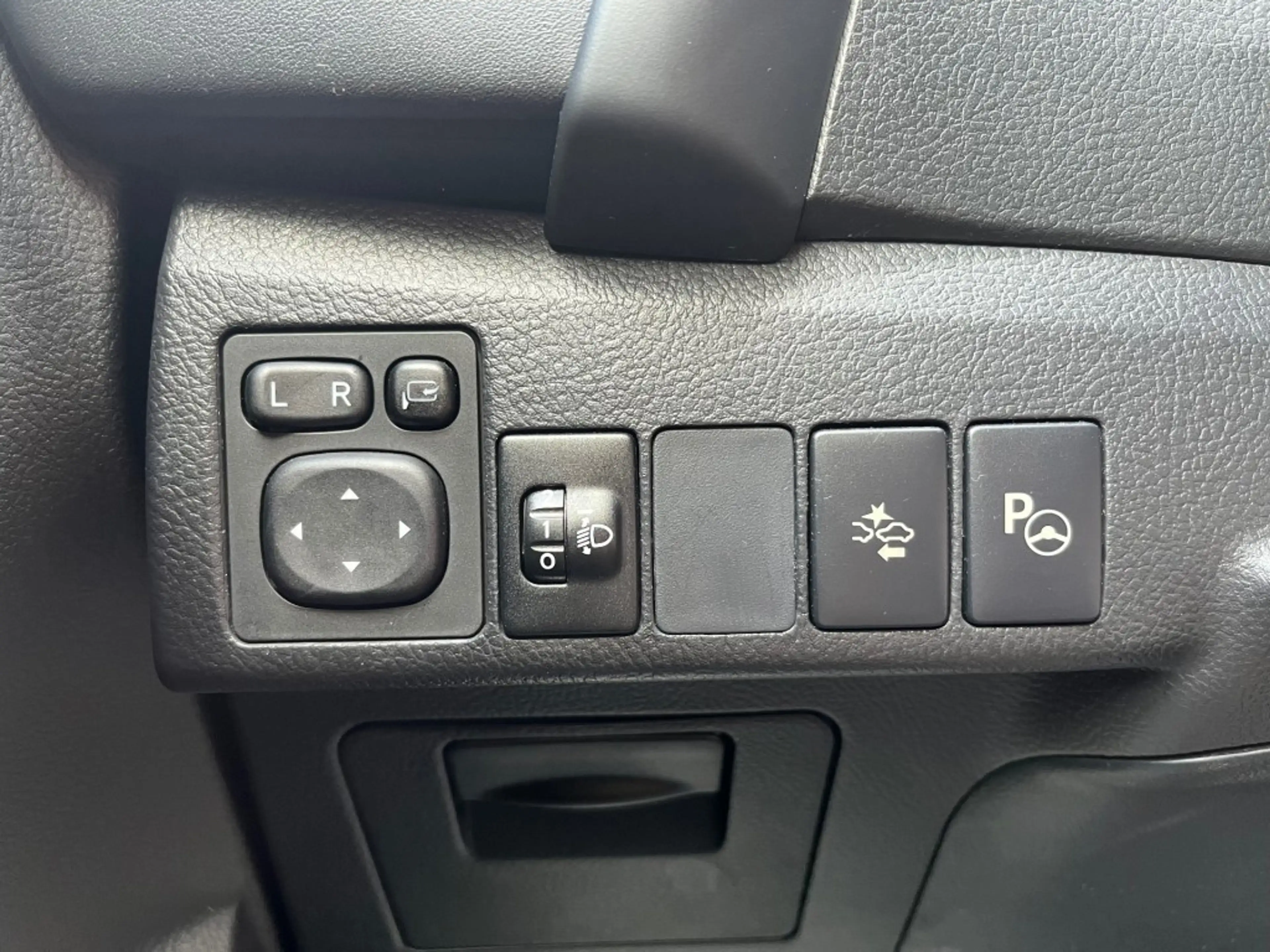 Toyota Auris 1.8 HYBRID AUTOMAAT / NAVI / CAMERA / DAB / CRUISE — photo 15