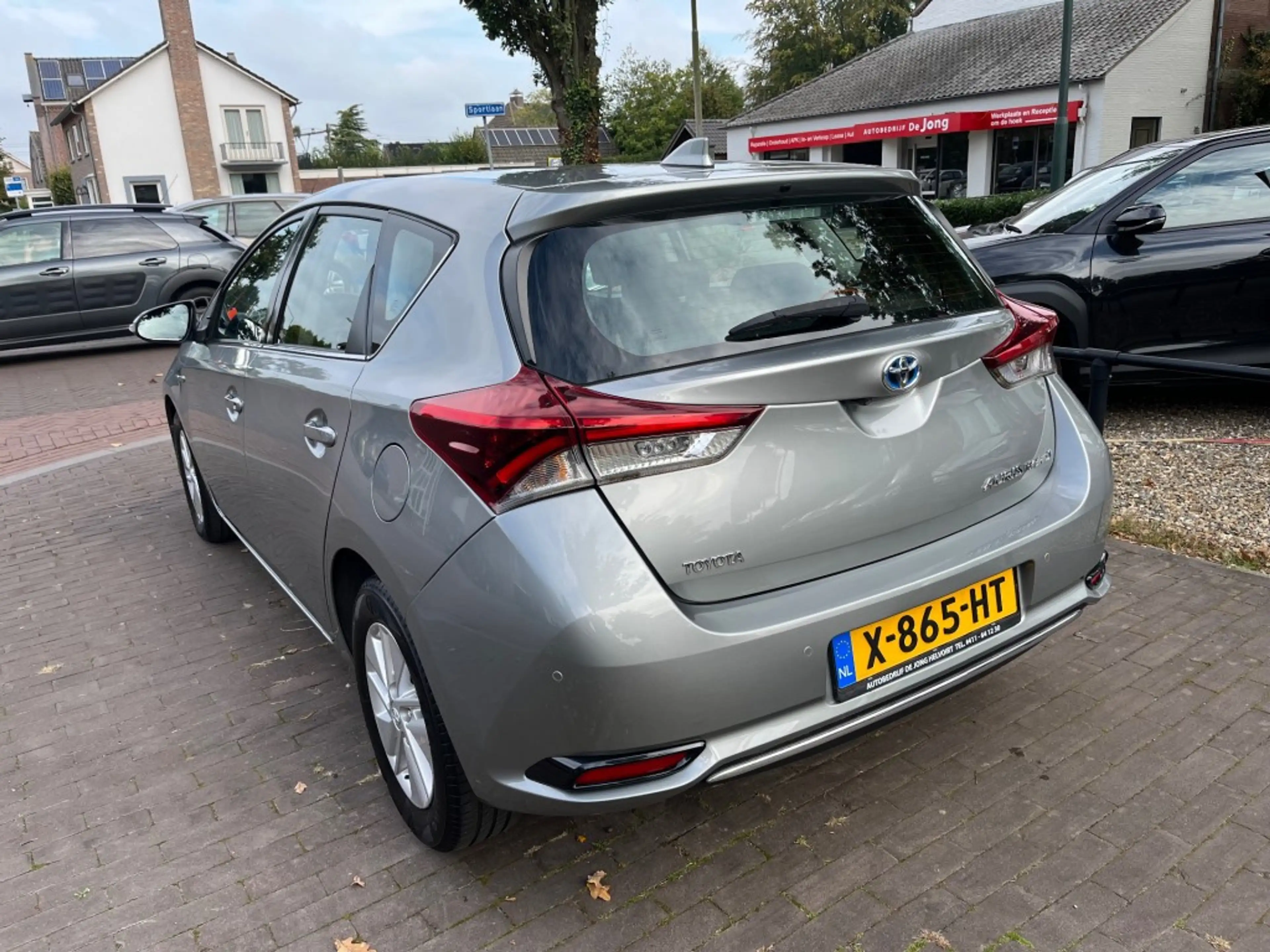Toyota Auris 1.8 HYBRID AUTOMAAT / NAVI / CAMERA / DAB / CRUISE — photo 4