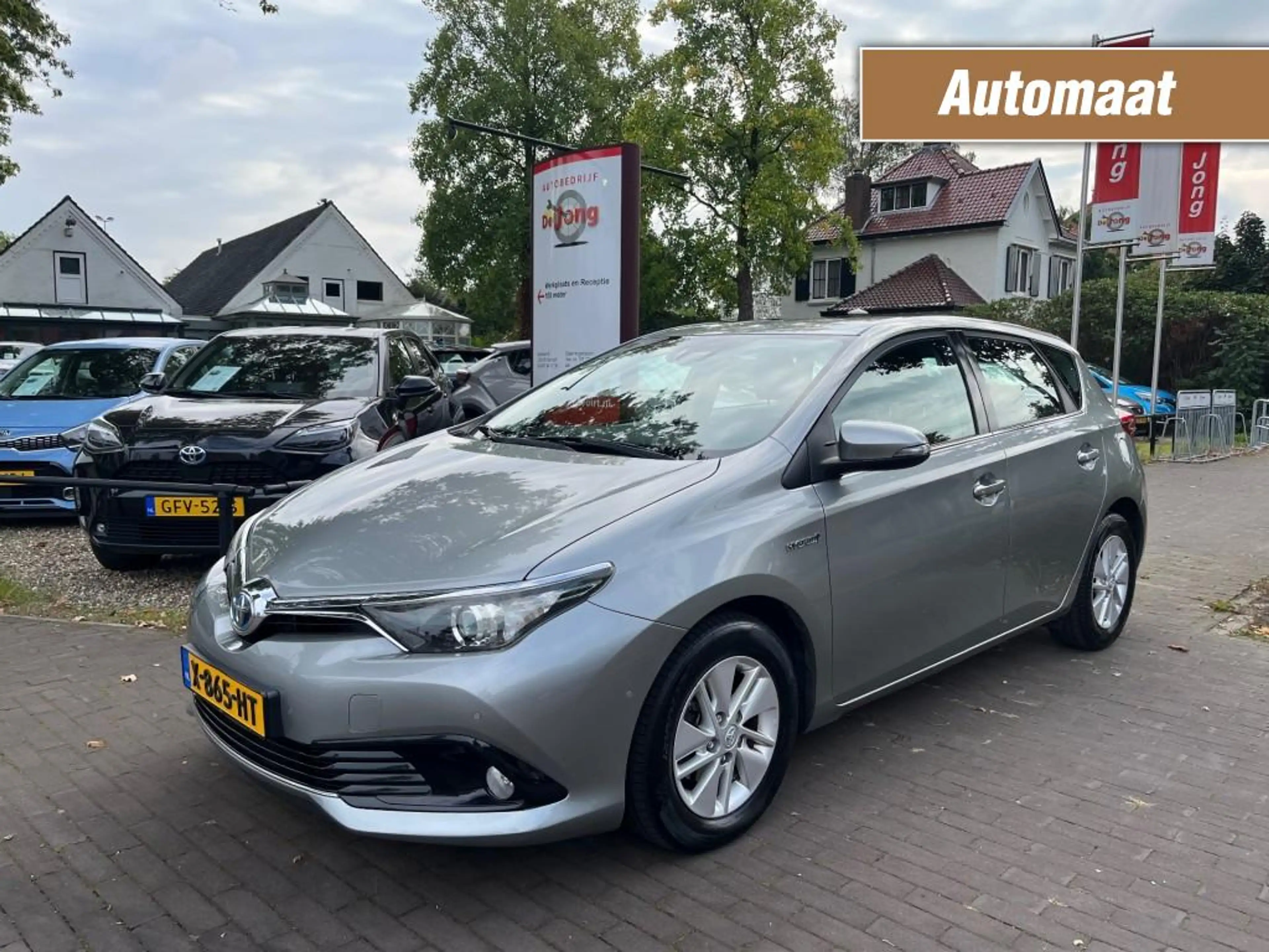 Toyota Auris 1.8 HYBRID AUTOMAAT / NAVI / CAMERA / DAB / CRUISE