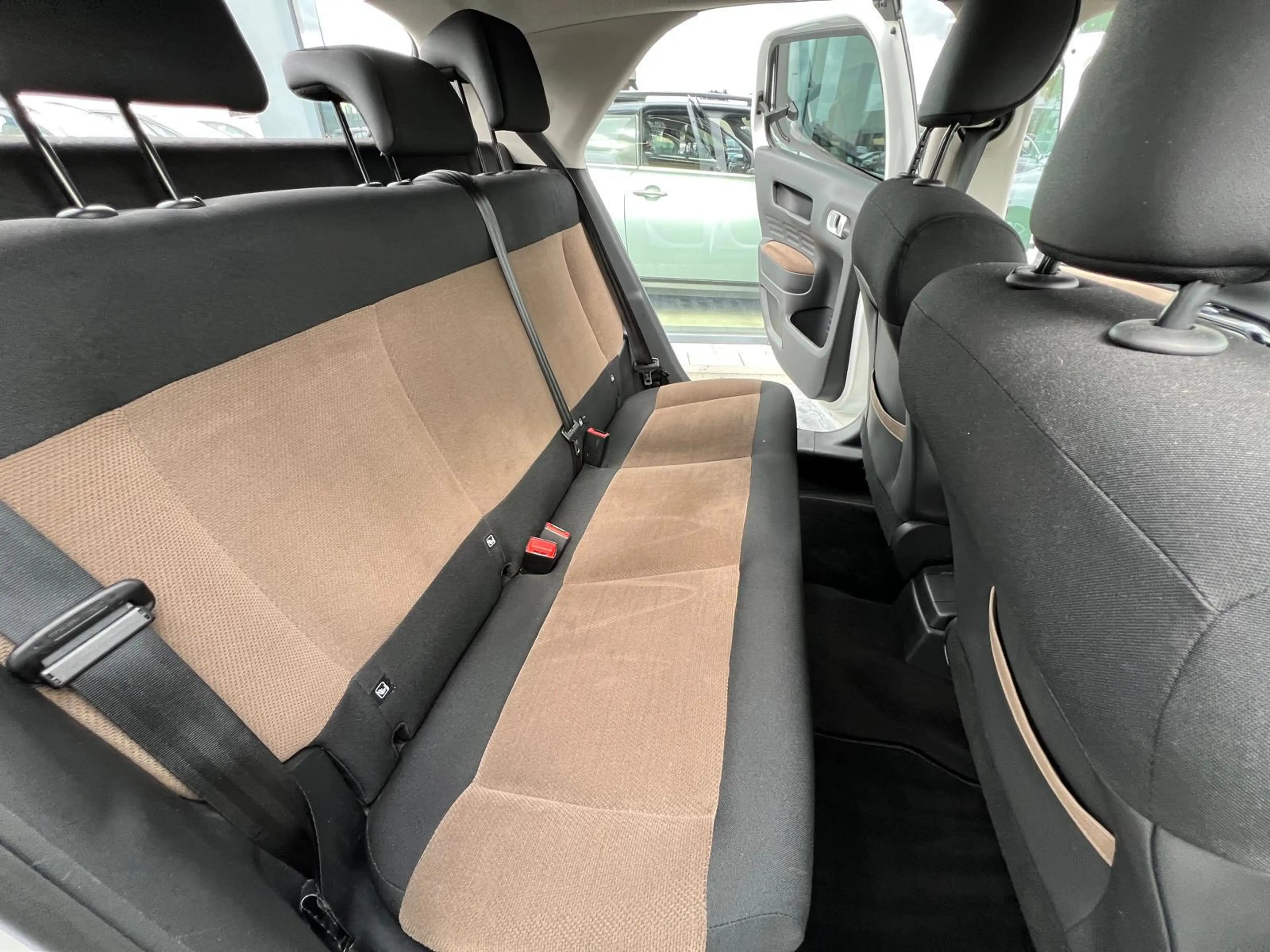 Citroen C4 Cactus 1.2 E-VTi FEEL 5DRS AUTOMAAT APK — photo 15