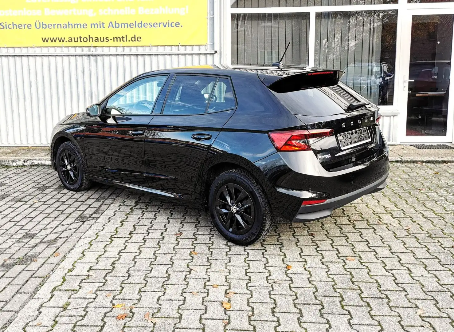Skoda Fabia 1.0l MPI 59kW AMBITION AHK APP-Connect SHZ Schwarz - 2