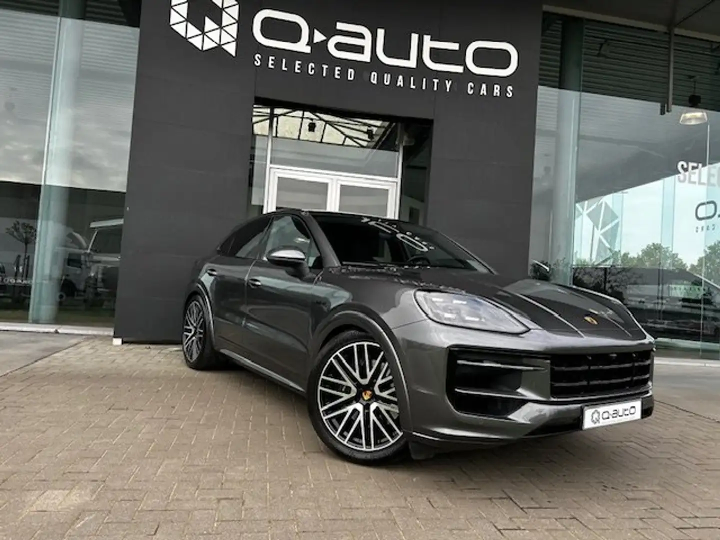 Porsche Cayenne Coupé  E-Hybrid / Trekh / Airsus / Sportuitlaat Grijs - 2
