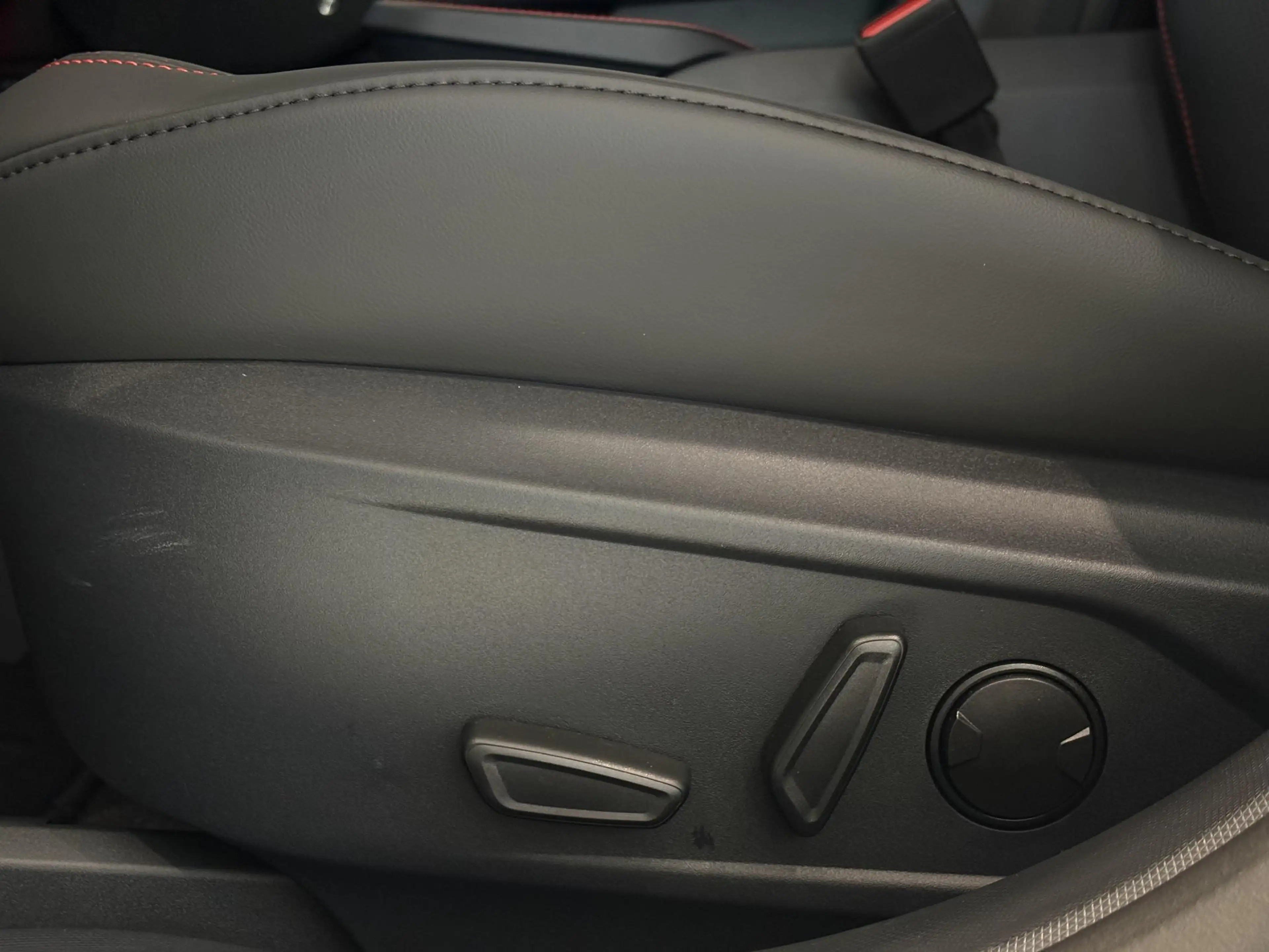 Ford Mustang Mach-E Extended Premium RWD 88 kWh — photo 11