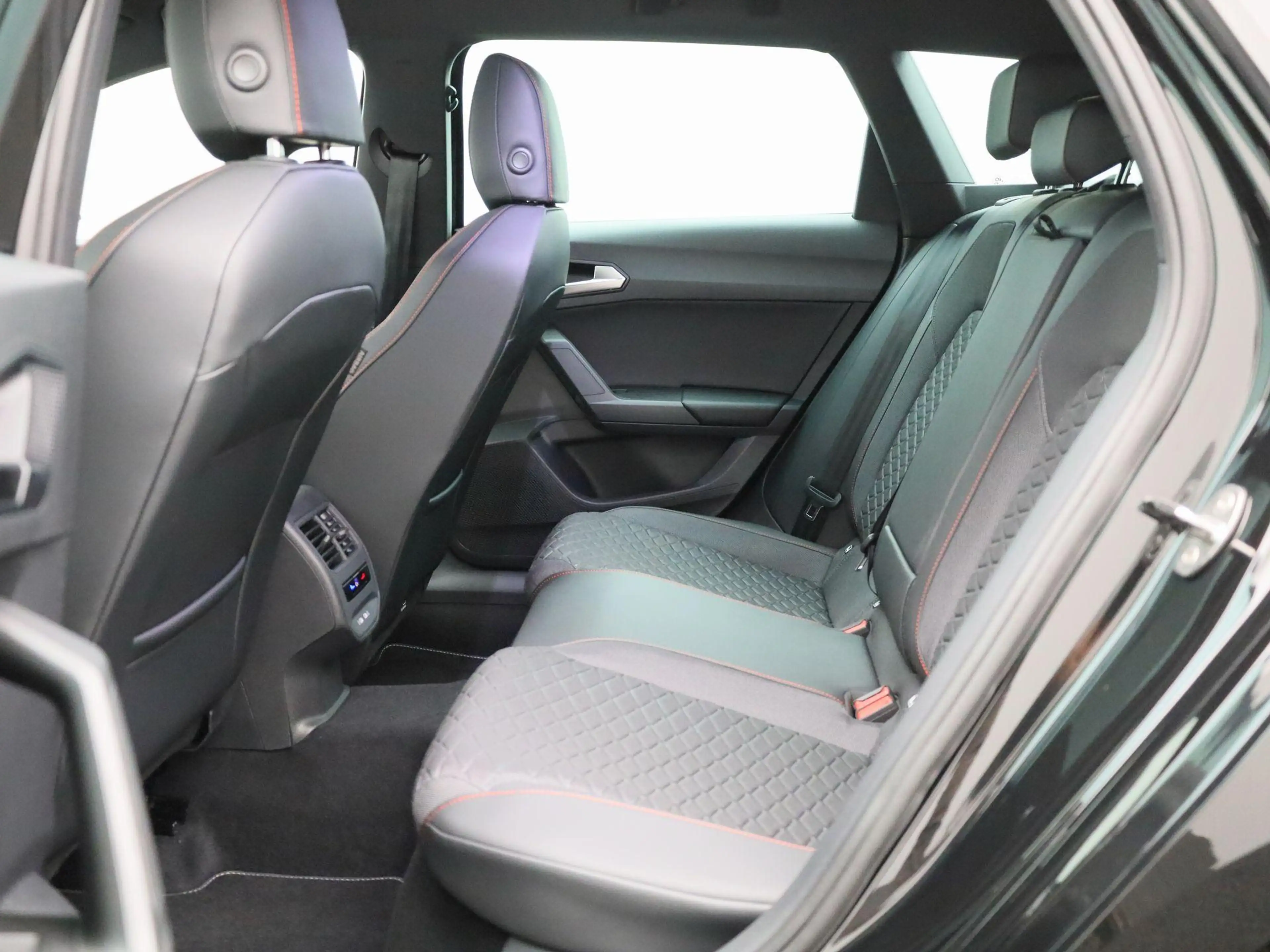 SEAT Leon e-Hybrid Sportstourer 1.5 TSI FR Business 204 PK | Automaat — photo 12