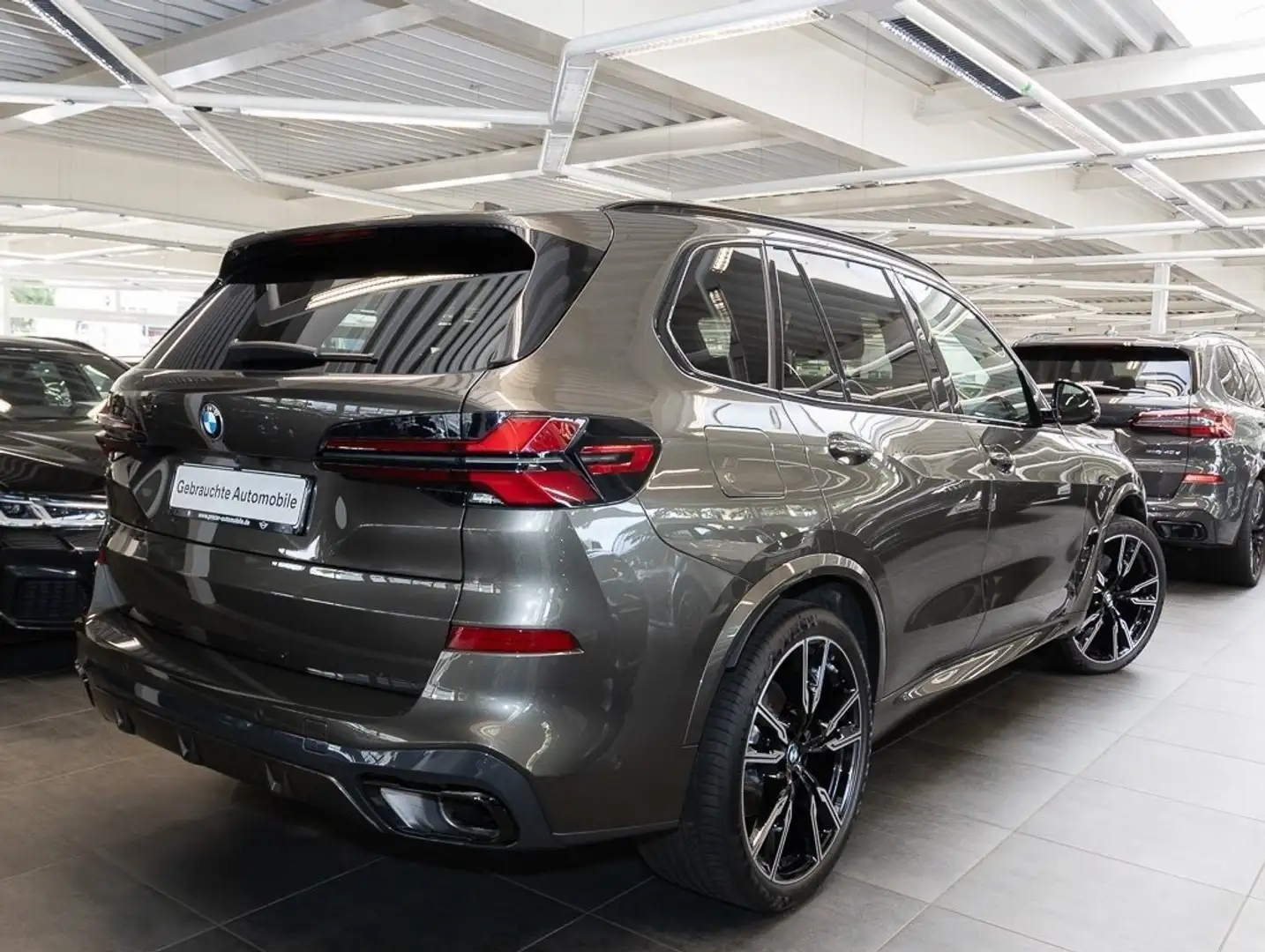 BMW X5 xDrive30d (ab 2022) M Sportpaket HK HiFi DAB Grau - 2