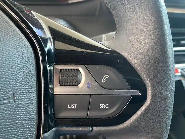 Peugeot 208 view 14