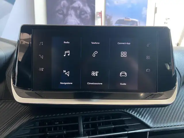 Peugeot 208 view 10