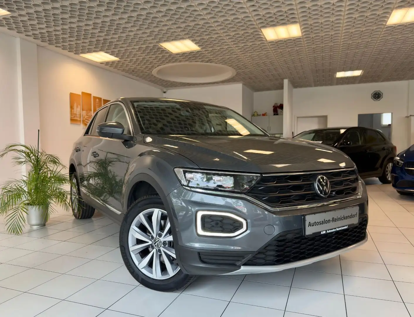 Volkswagen T-Roc 1.5 TSI DSG Style*ACC*AHK*LED*Navi*SHZ* Gris - 1