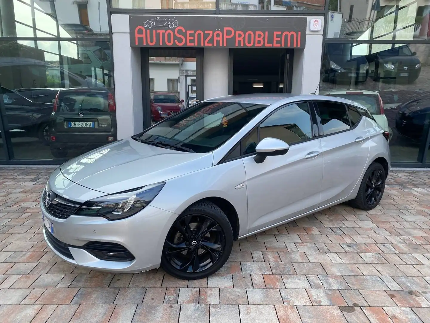 Opel Astra Astra V 2020 5p 1.2 t Business Elegance s Plateado - 2