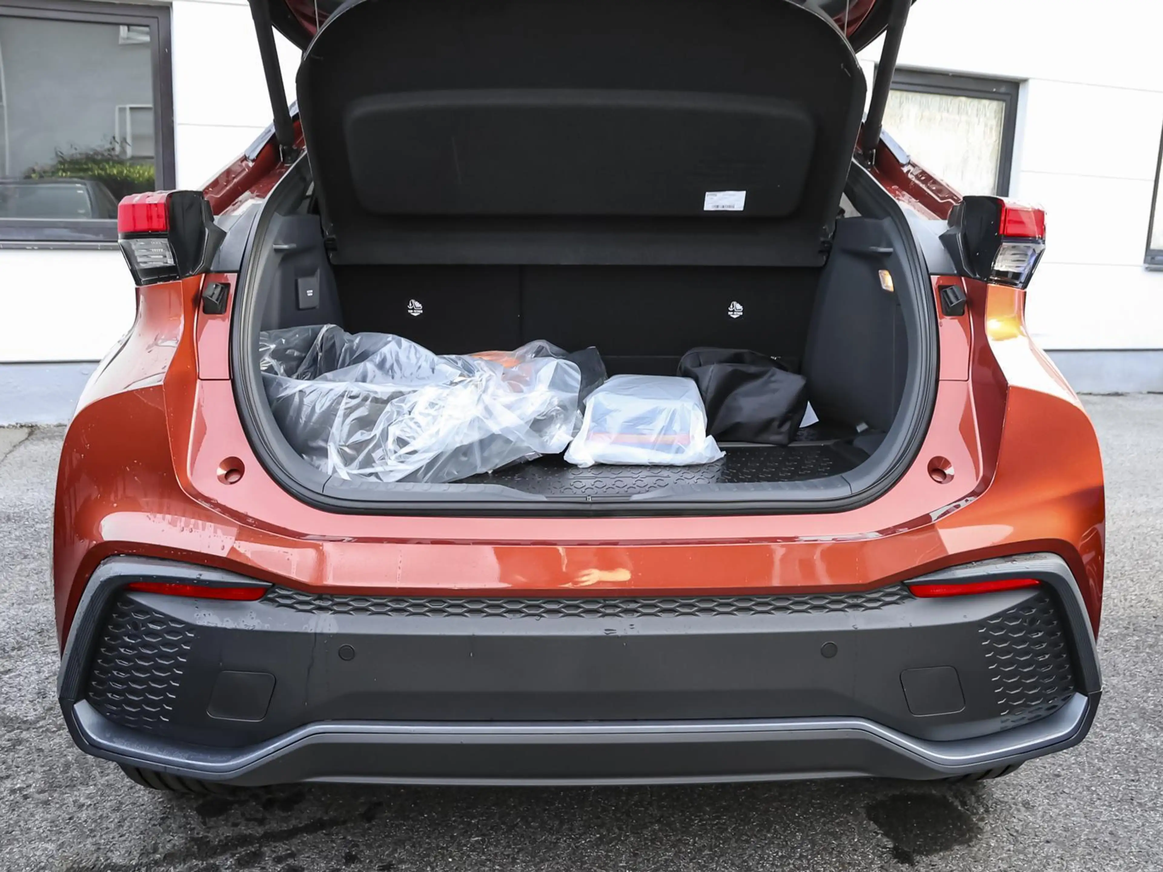 Toyota C-HR 2.0 Plug-in Hybrid Teamplayer Technik Paket — photo 8