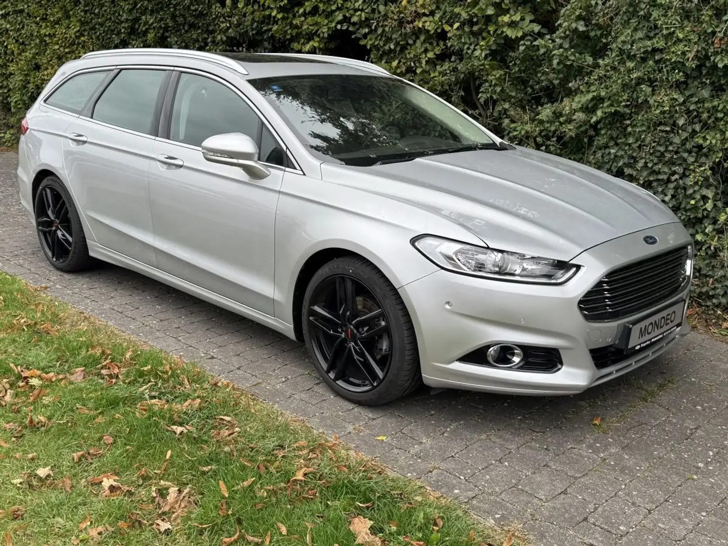 Ford Mondeo Turnier Titanium *LPG Gasanlage* 19 Zoll Silber - 1