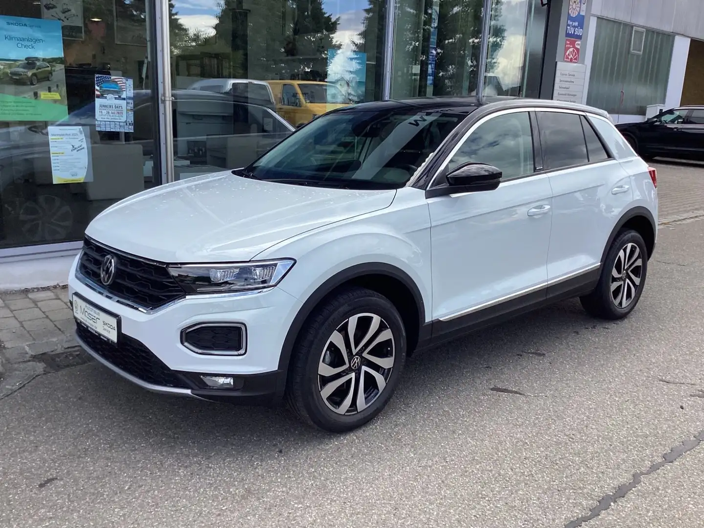 Volkswagen T-Roc 1.5 TSI DSG Active/Kamera/LED/ACC/Navi/AHK Weiß - 1