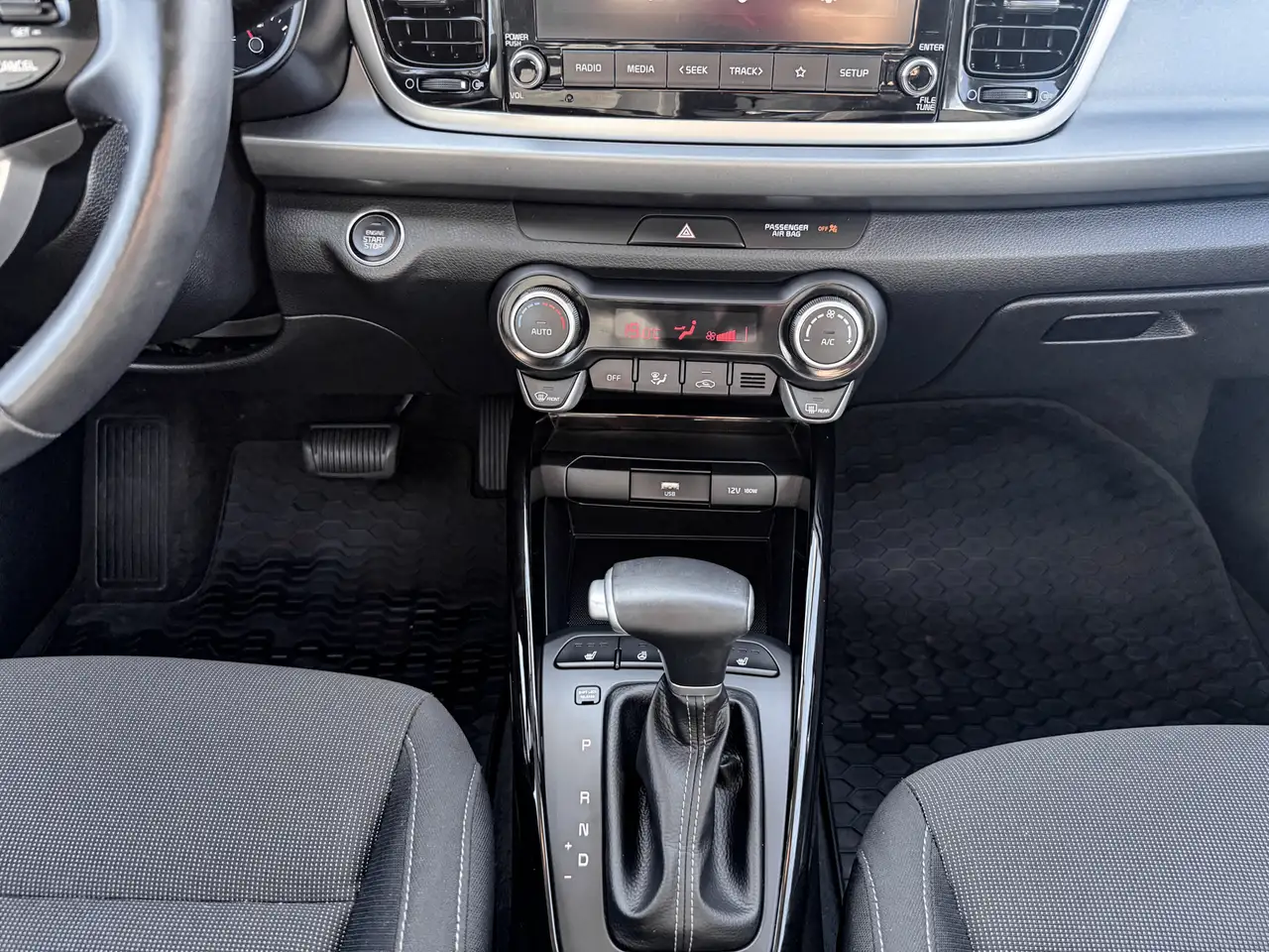 Kia Rio снимка Kia Rio