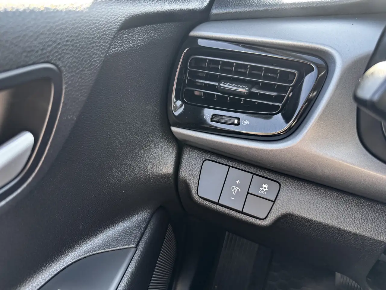 Kia Rio снимка Kia Rio