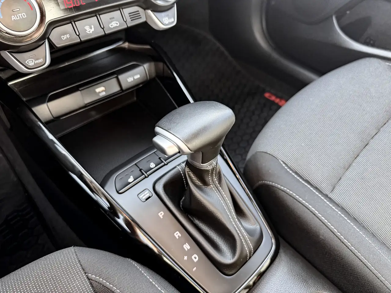 Kia Rio снимка Kia Rio
